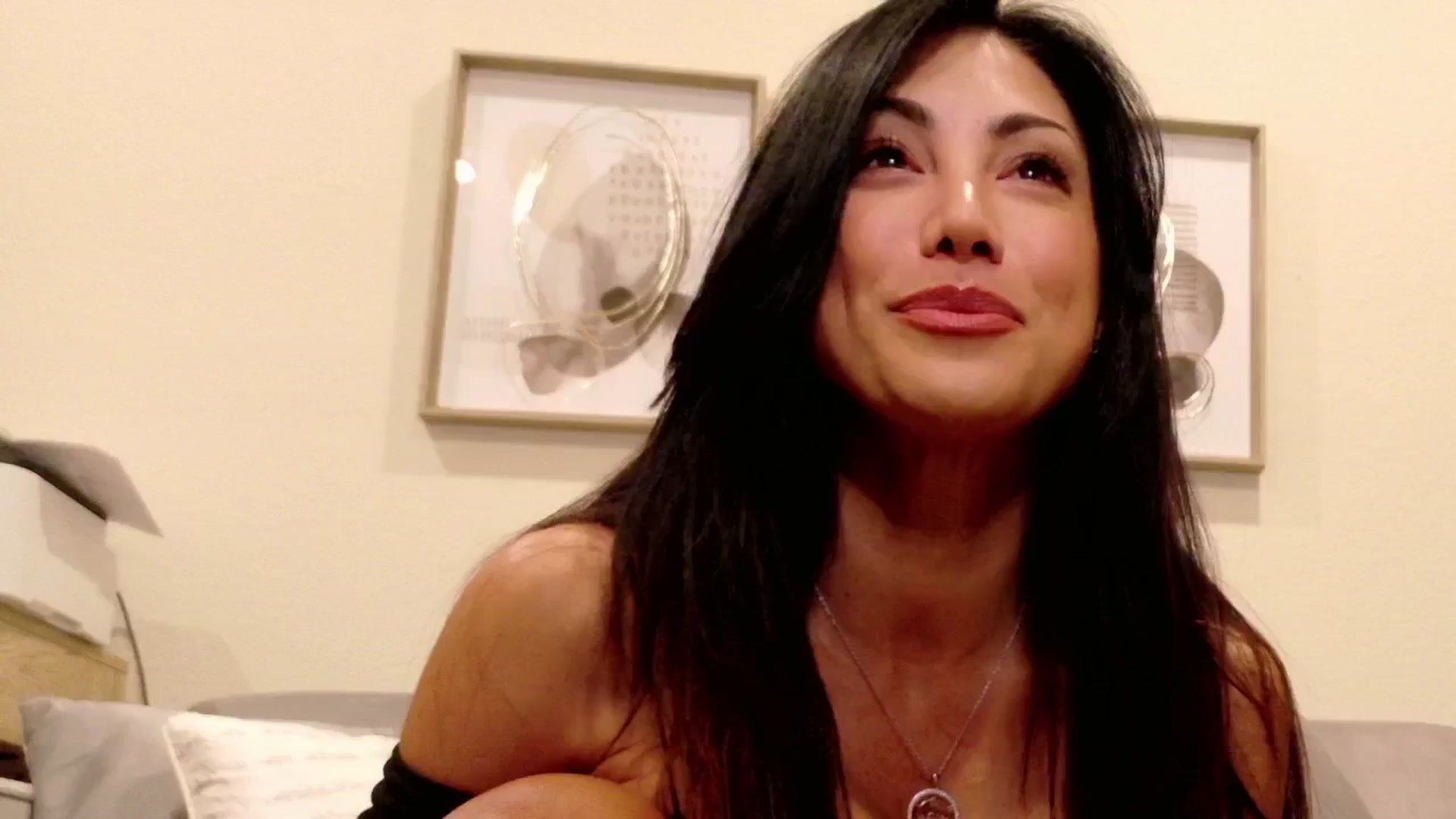 Gallery image thumbnail from tianad143's myfreecams stream on, 05/04/2025, 03:32 image 12 of 20