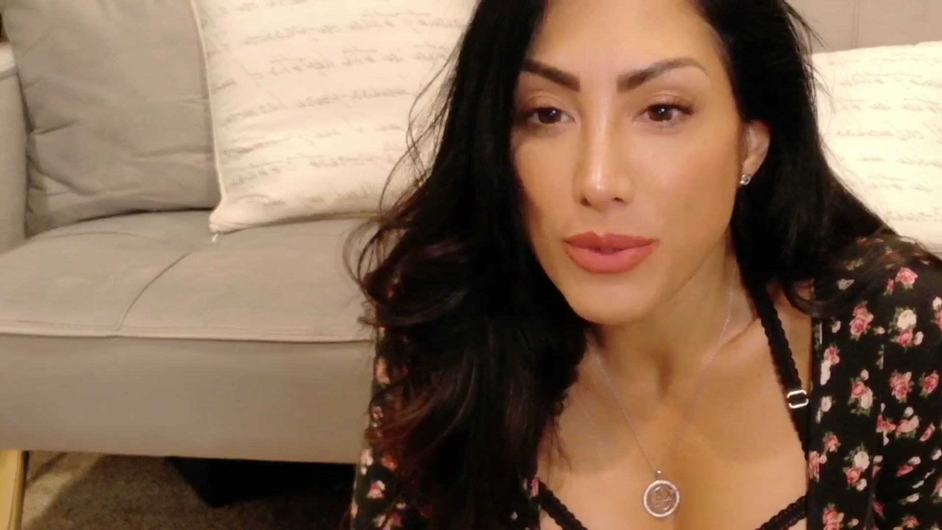 Gallery image thumbnail from tianad143's myfreecams stream on, 05/08/2025, 05:17 image 6 of 20