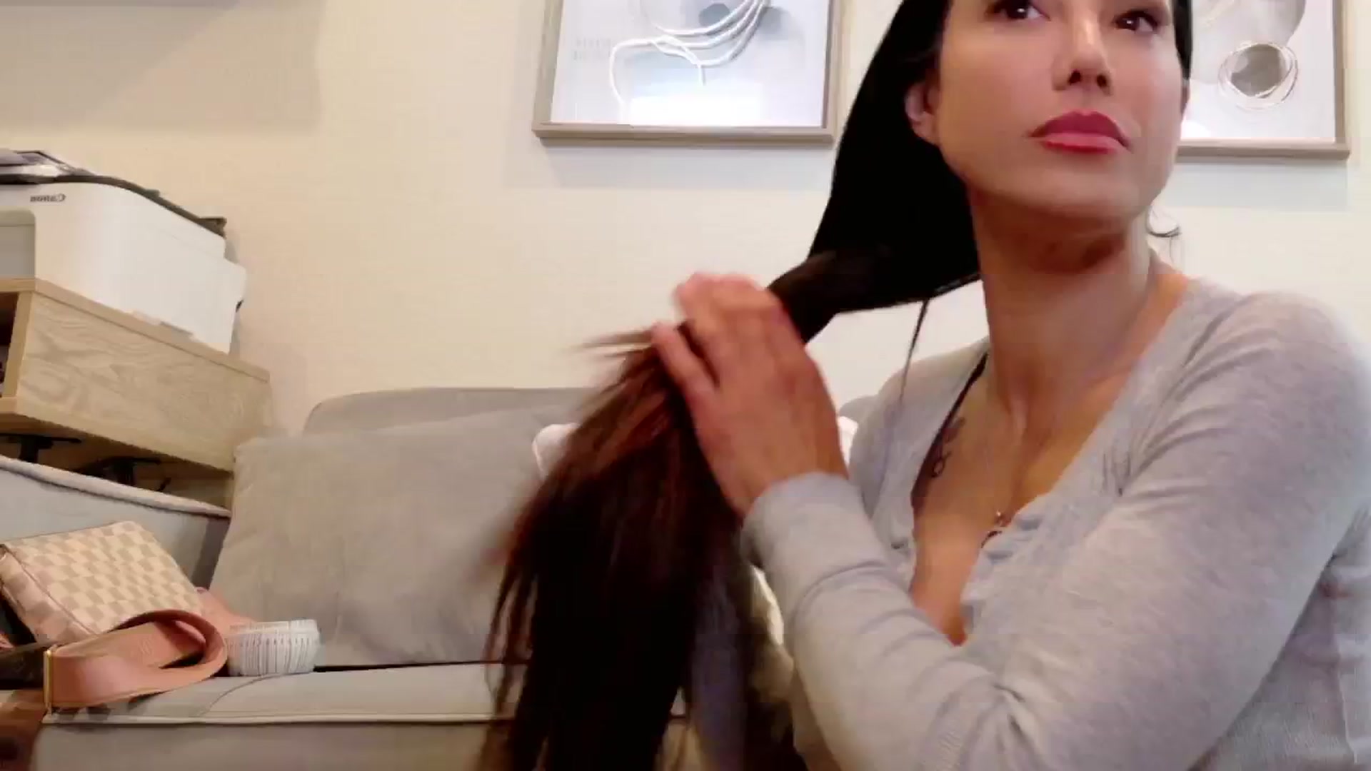 Gallery image thumbnail from tianad143's myfreecams stream on, 06/05/2025, 24:09 image 3 of 20