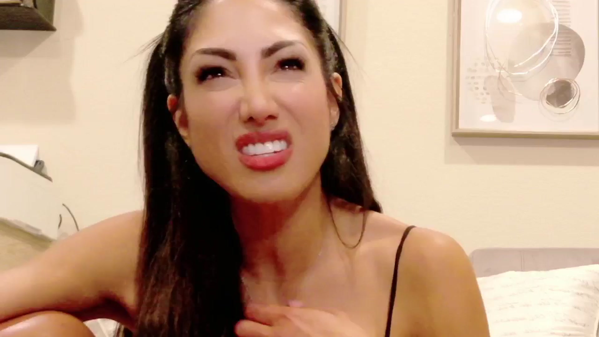 Gallery image thumbnail from tianad143's myfreecams stream on, 06/25/2025, 06:35 image 17 of 20