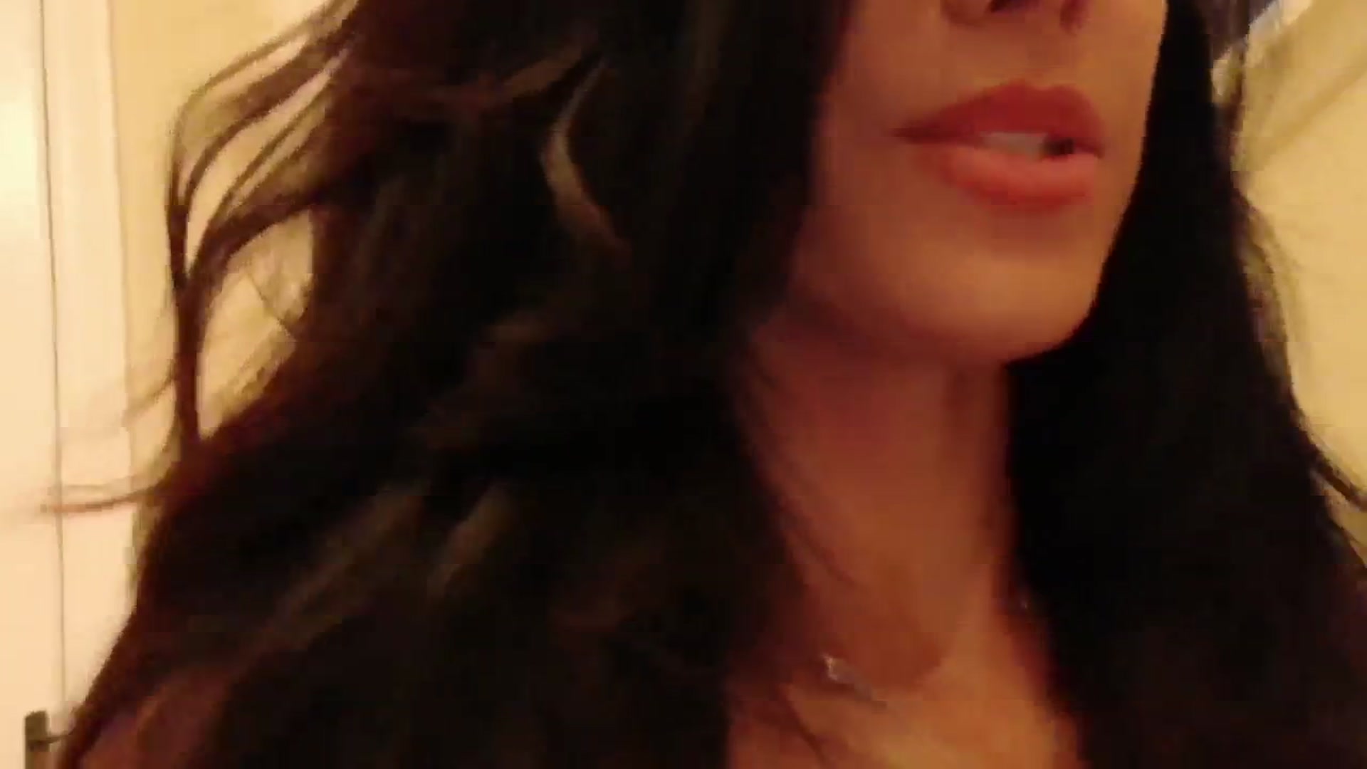 Gallery image thumbnail from tianad143's myfreecams stream on, 07/10/2025, 10:49 image 12 of 20
