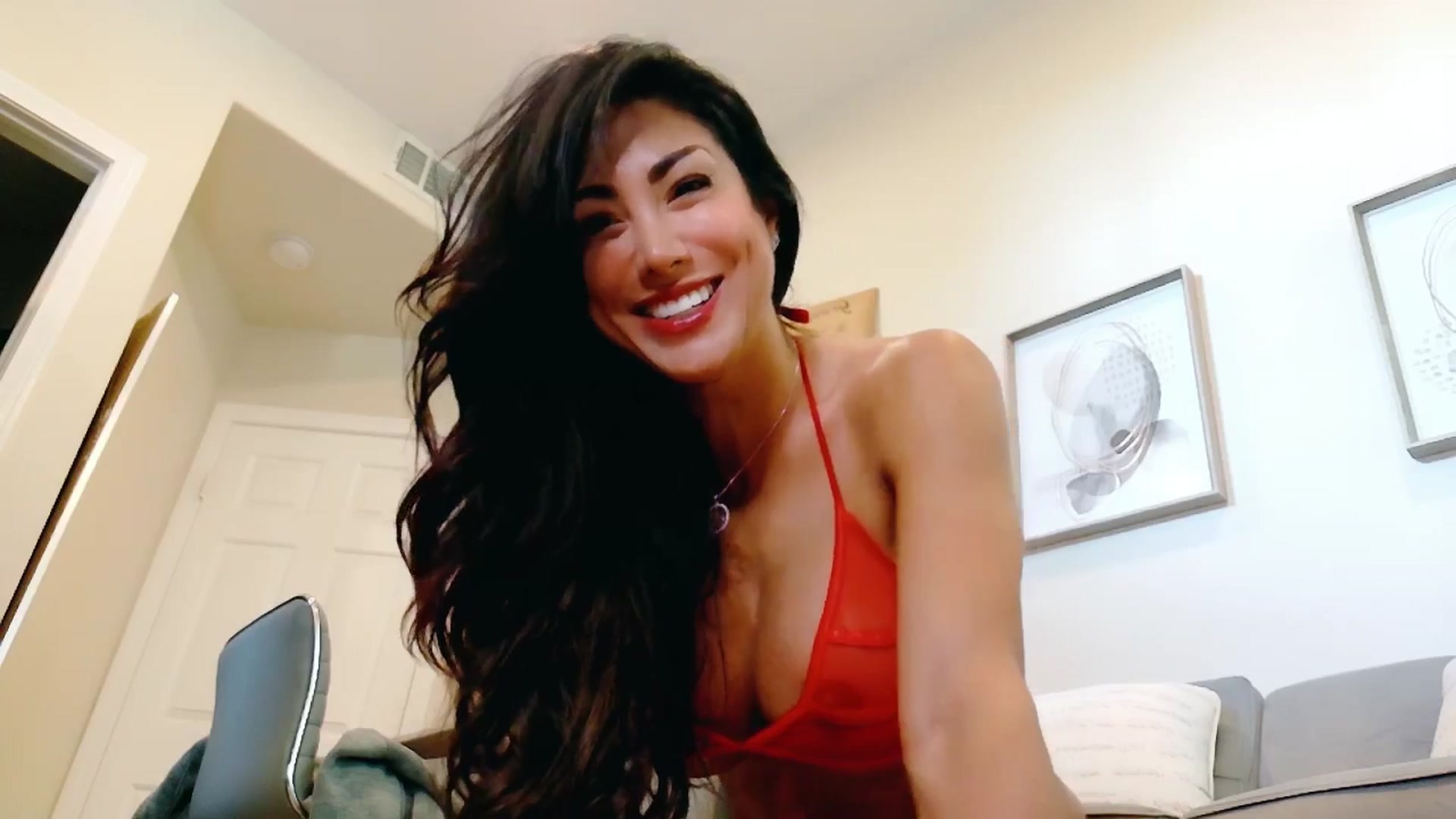 Gallery image thumbnail from tianad143's myfreecams stream on, 08/14/2025, 24:01 image 12 of 20