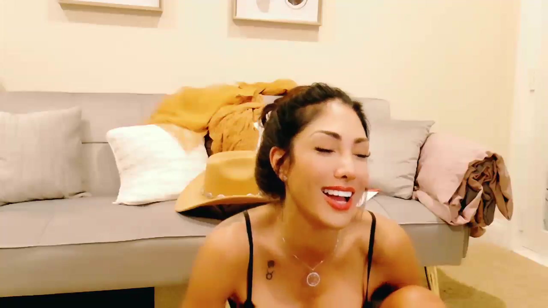 Gallery image thumbnail from tianad143's myfreecams stream on, 08/28/2025, 05:37 image 7 of 20