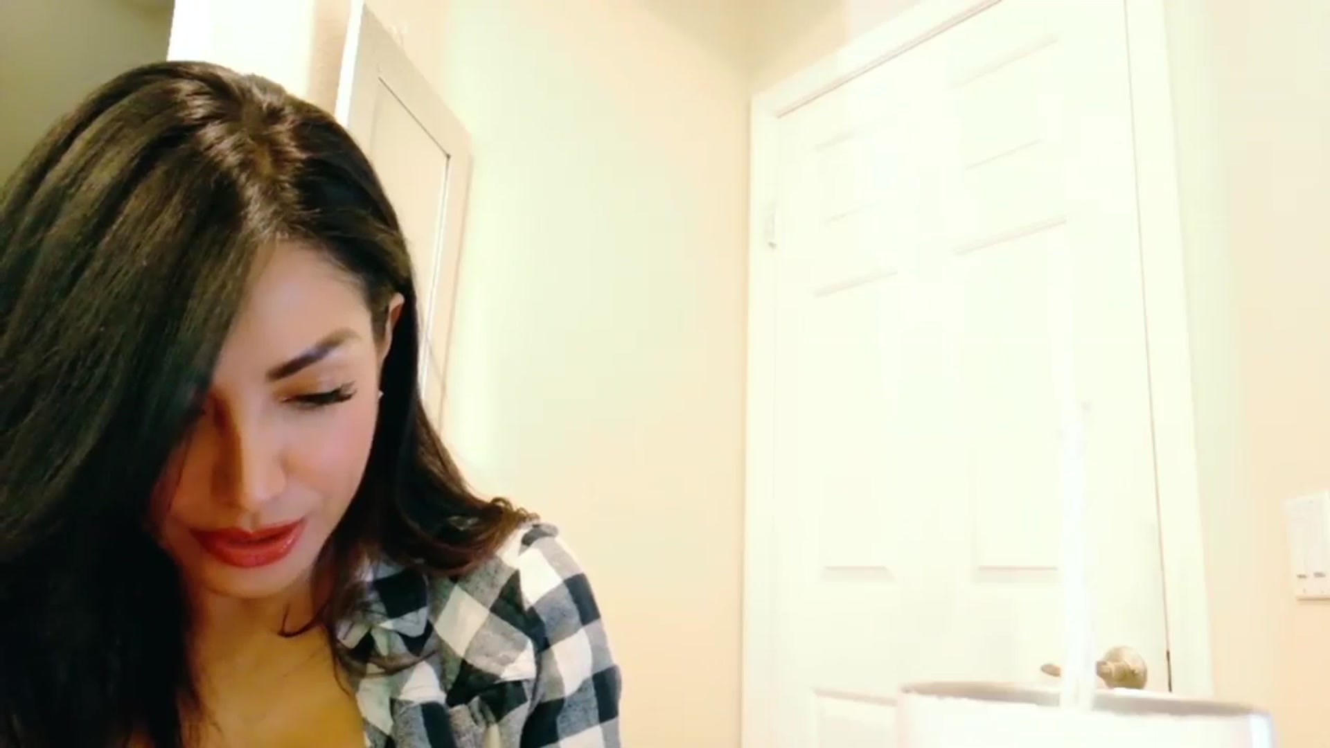 Gallery image thumbnail from tianad143's myfreecams stream on, 09/15/2025, 22:02 image 19 of 20
