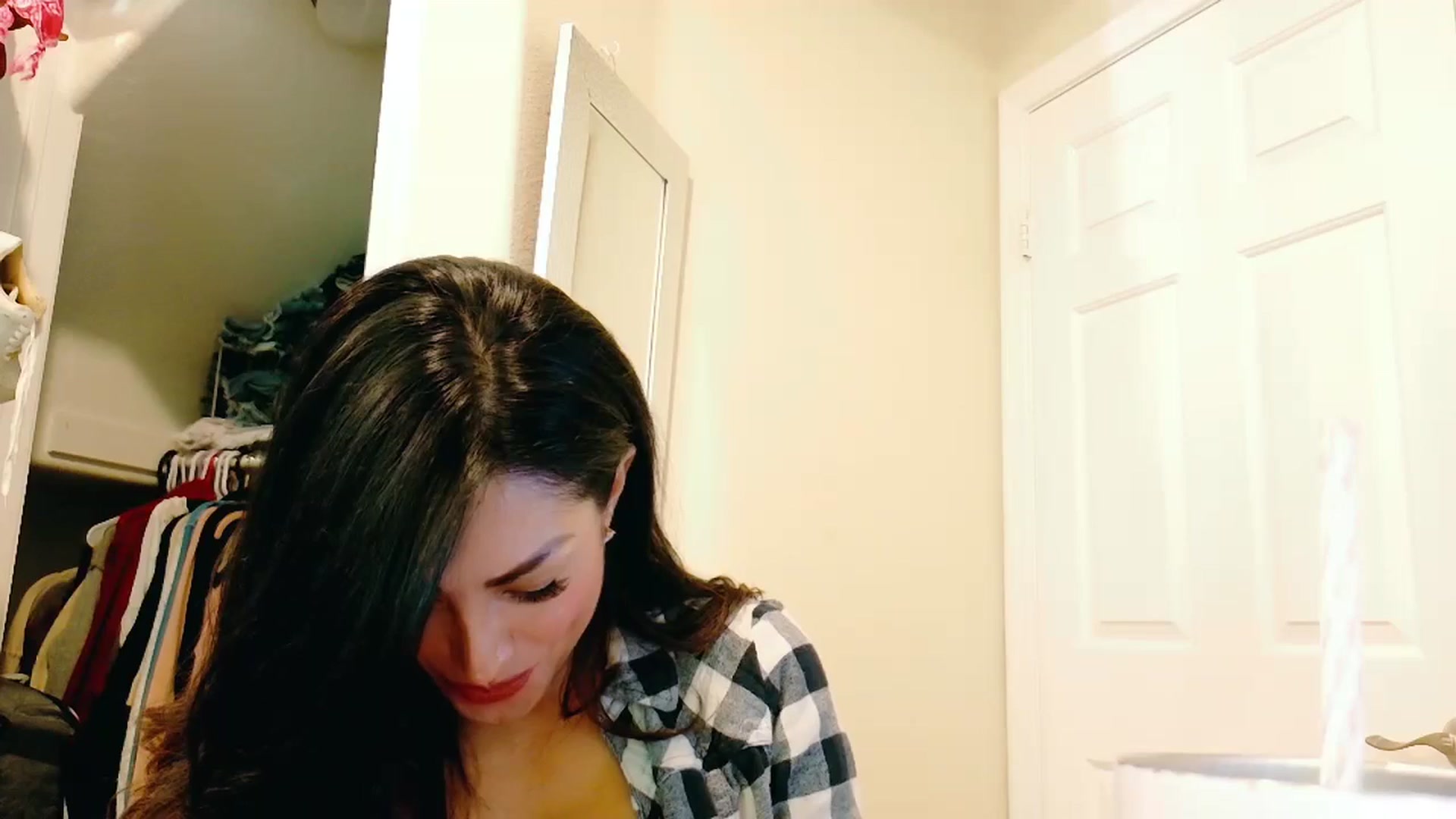 Gallery image thumbnail from tianad143's myfreecams stream on, 09/15/2025, 22:02 image 16 of 20