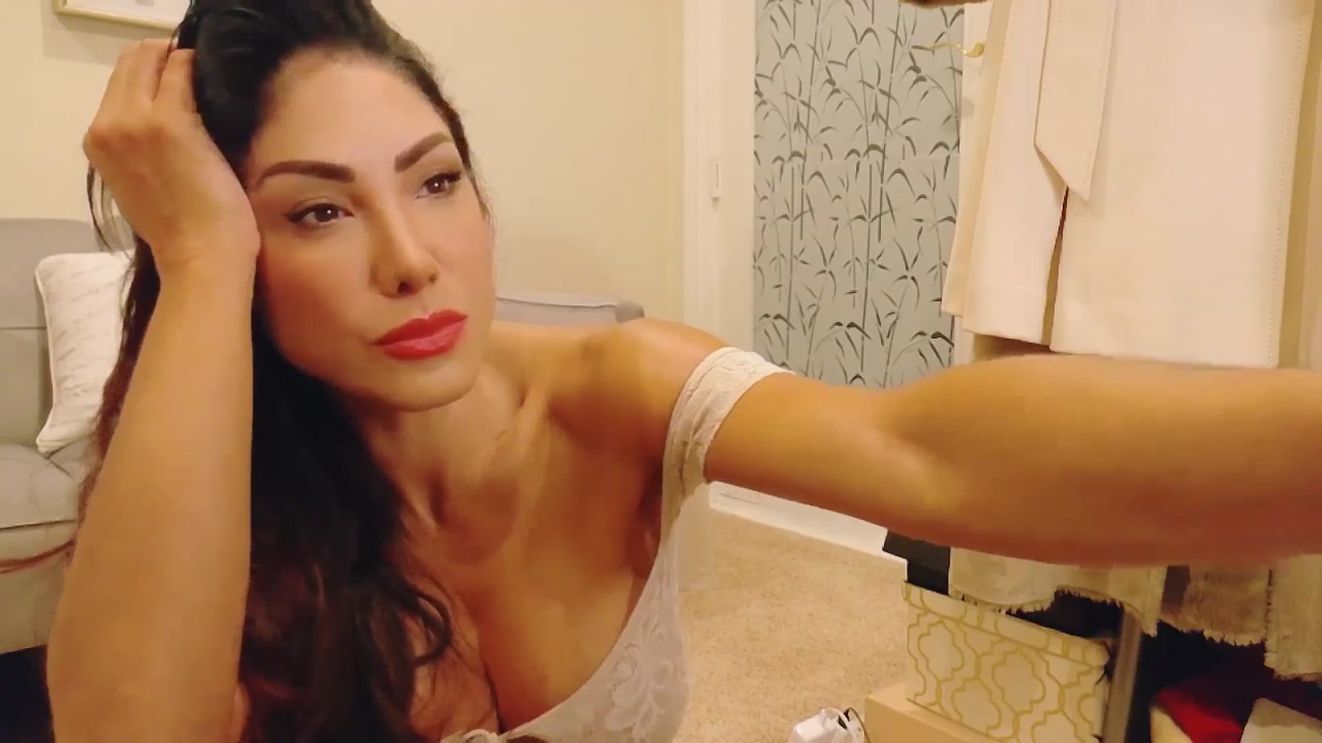Gallery image thumbnail from tianad143's myfreecams stream on, 10/28/2025, 10:47 image 4 of 20