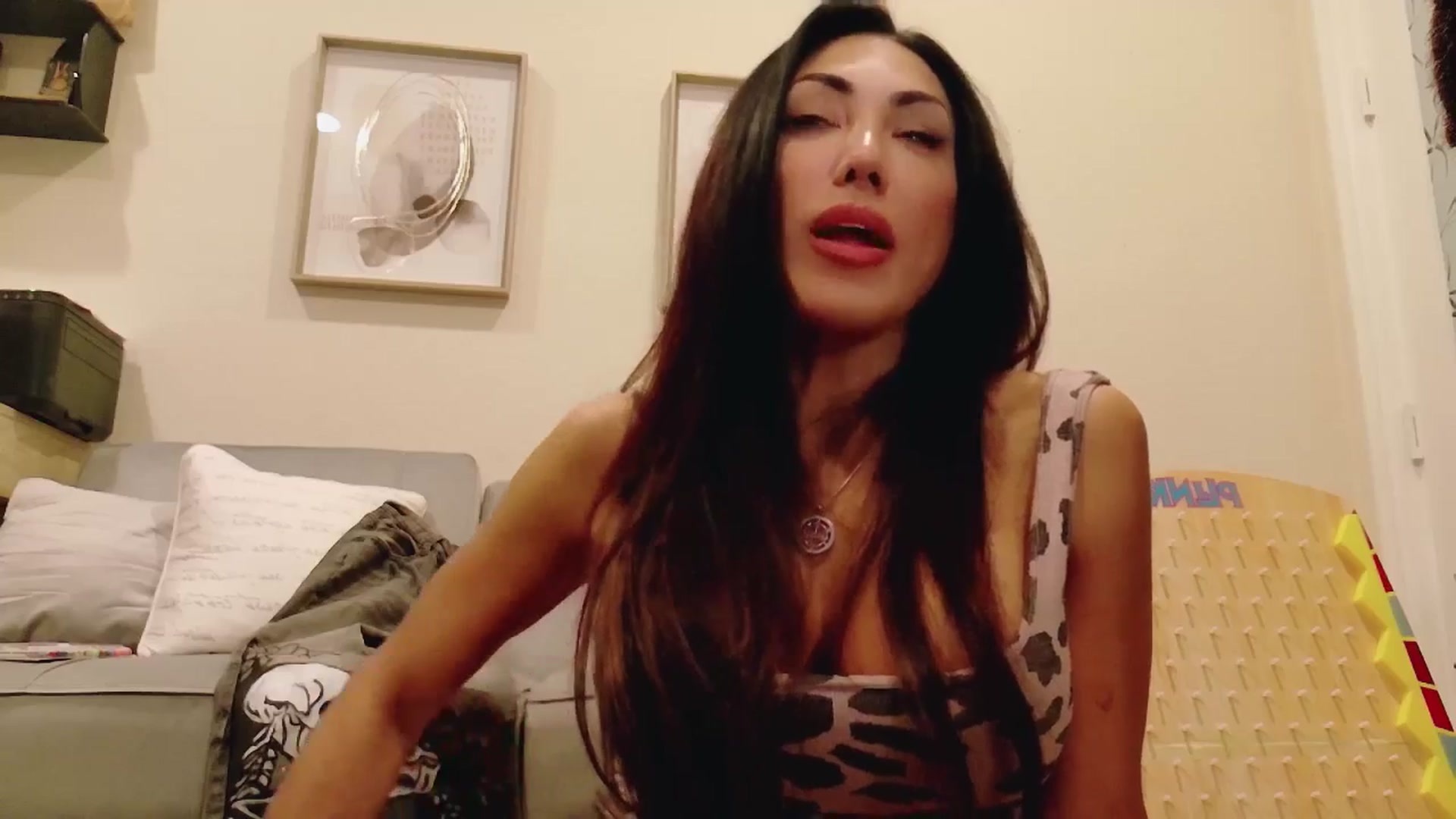 Gallery image thumbnail from tianad143's myfreecams stream on, 11/30/2025, 08:56 image 16 of 20