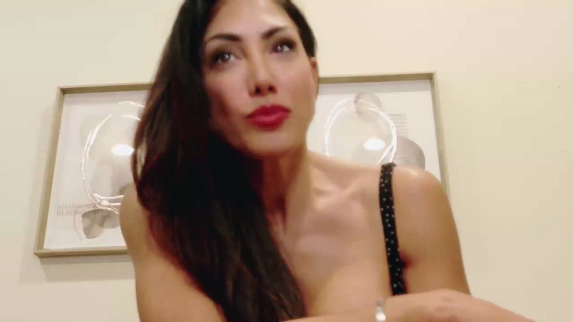 Gallery image thumbnail from tianad143's myfreecams stream on, 05/22/2026, 04:53 image 15 of 20
