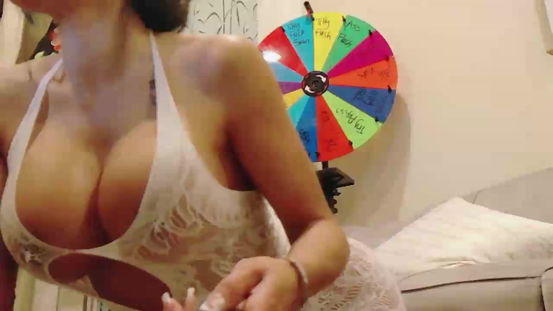 Gallery image thumbnail from tianad143's myfreecams stream on, 07/15/2026, 09:19 image 1 of 20