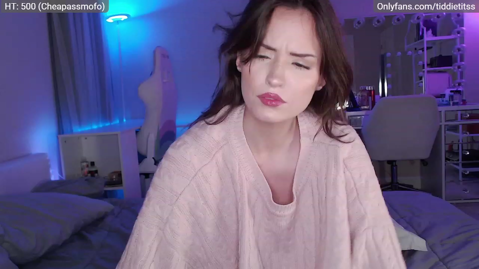 Gallery image thumbnail from tiddietitss's myfreecams stream on, 12/17/2022, 06:43 image 2 of 20