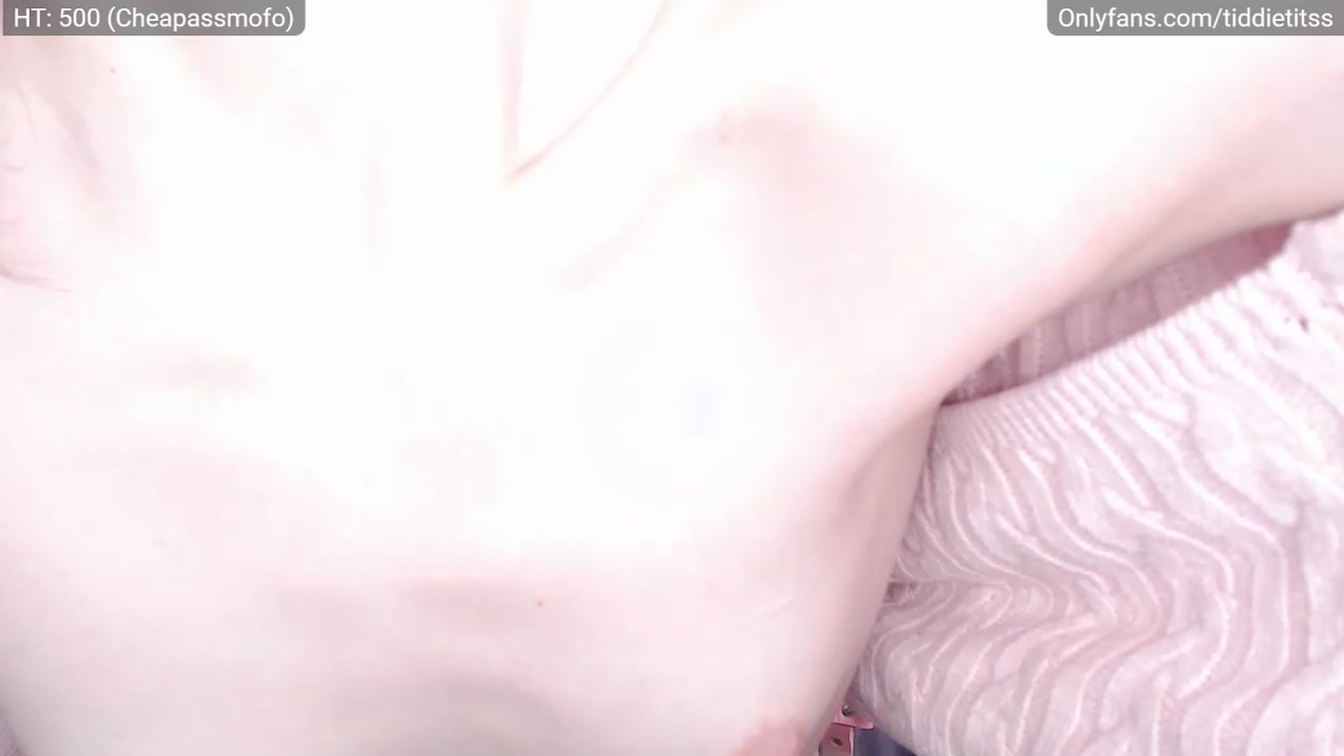 Gallery image thumbnail from tiddietitss's myfreecams stream on, 12/17/2022, 06:43 image 11 of 20