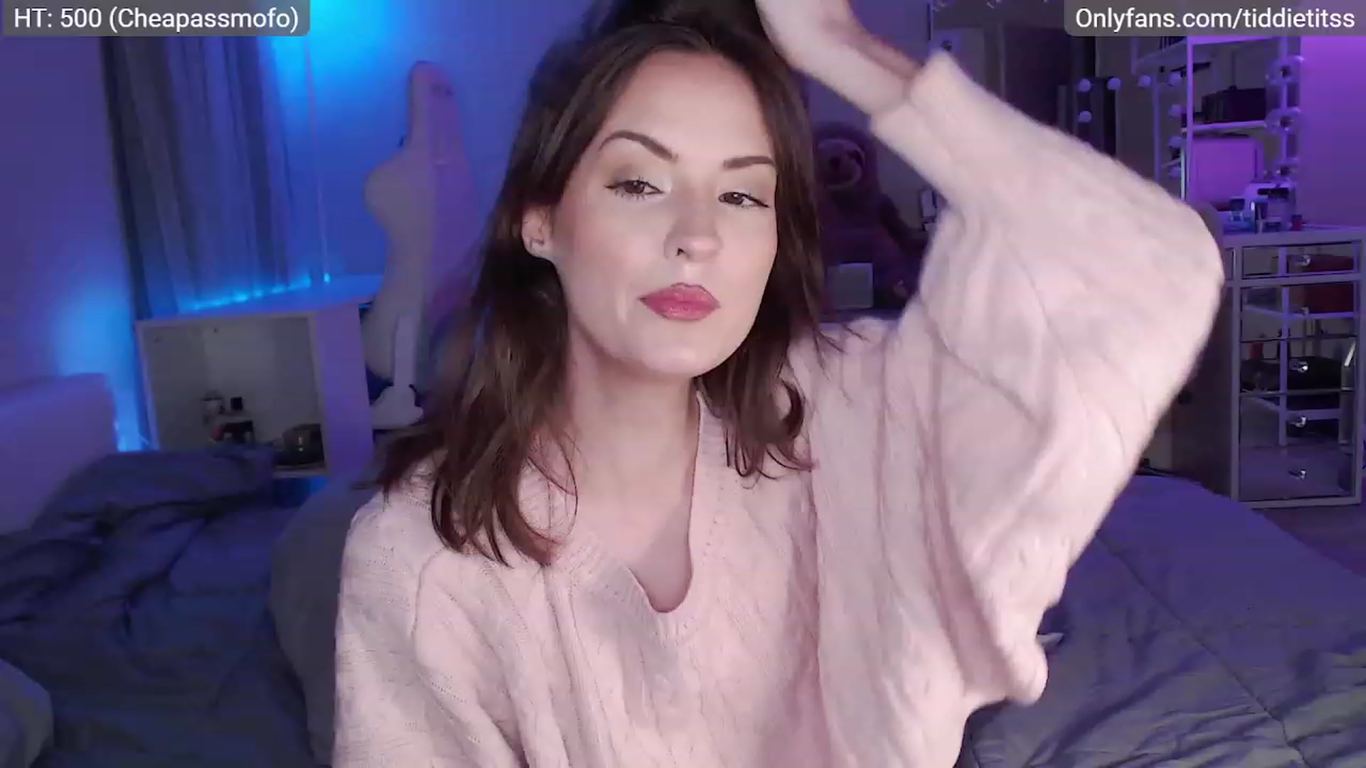 Gallery image thumbnail from tiddietitss's myfreecams stream on, 12/17/2022, 06:43 image 5 of 20