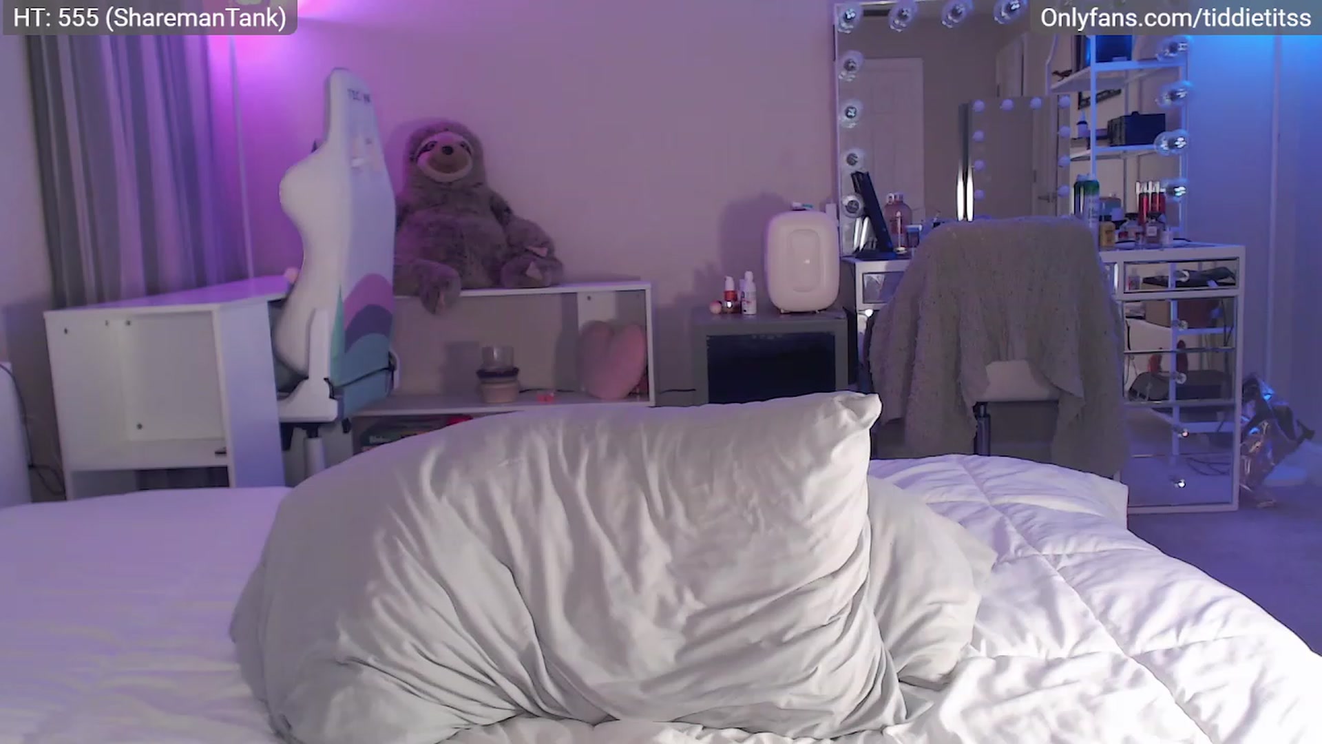 Gallery image thumbnail from tiddietitss's myfreecams stream on, 01/17/2023, 06:32 image 8 of 20