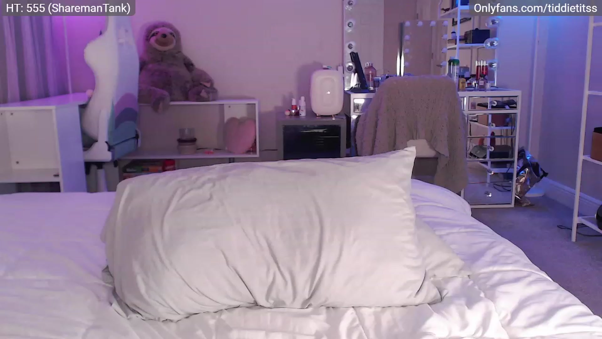 Gallery image thumbnail from tiddietitss's myfreecams stream on, 01/17/2023, 06:32 image 16 of 20
