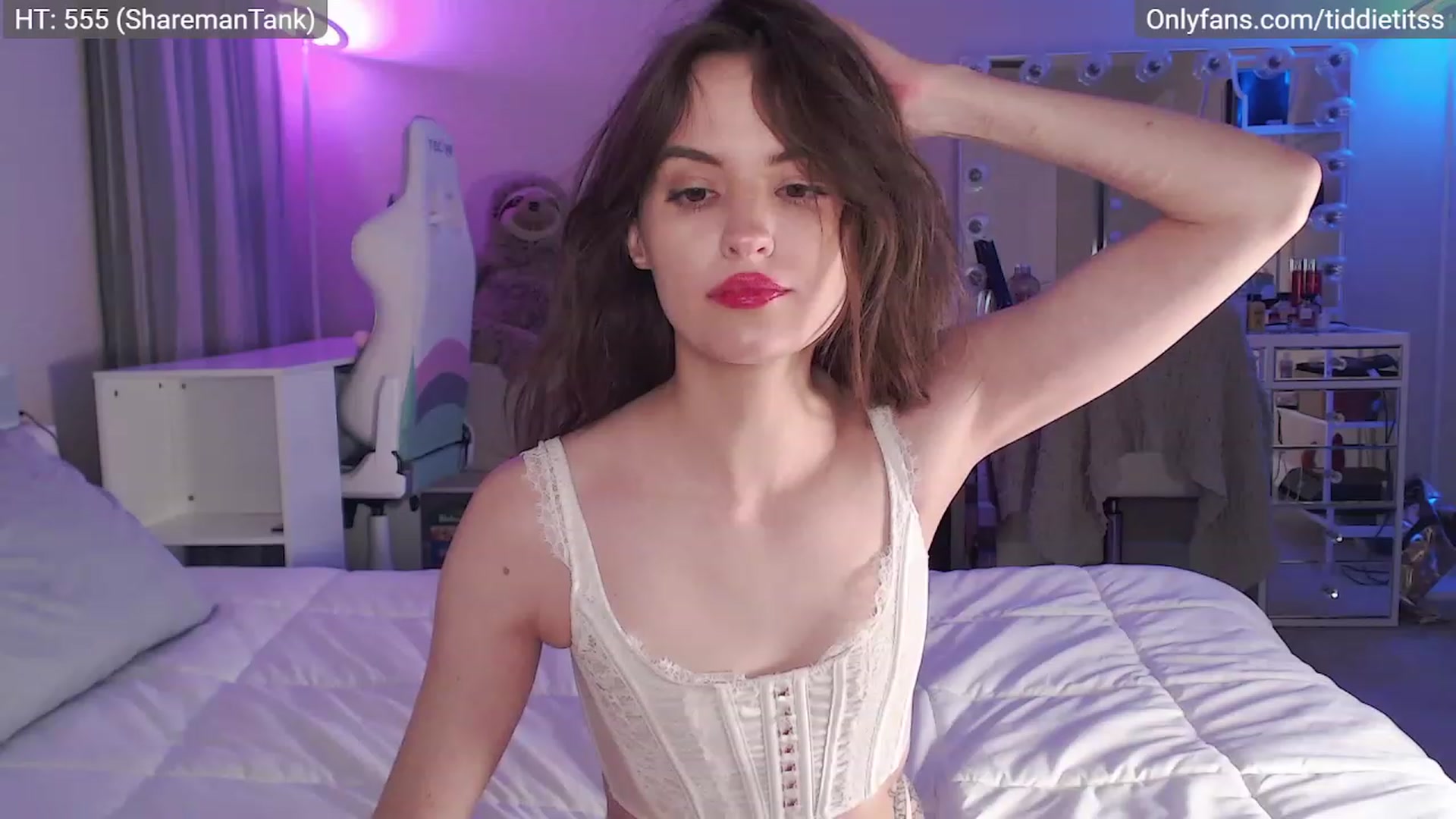 Gallery image thumbnail from tiddietitss's myfreecams stream on, 01/17/2023, 08:58 image 14 of 20