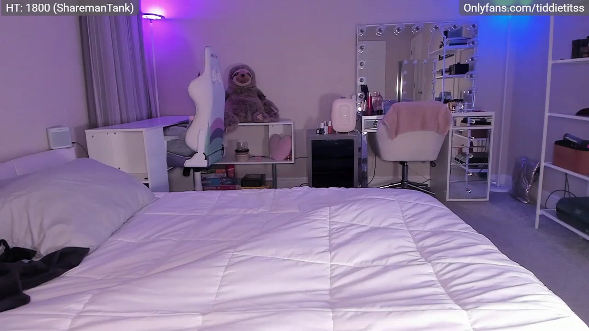 Gallery image thumbnail from tiddietitss's myfreecams stream on, 02/01/2023, 08:23 image 1 of 20