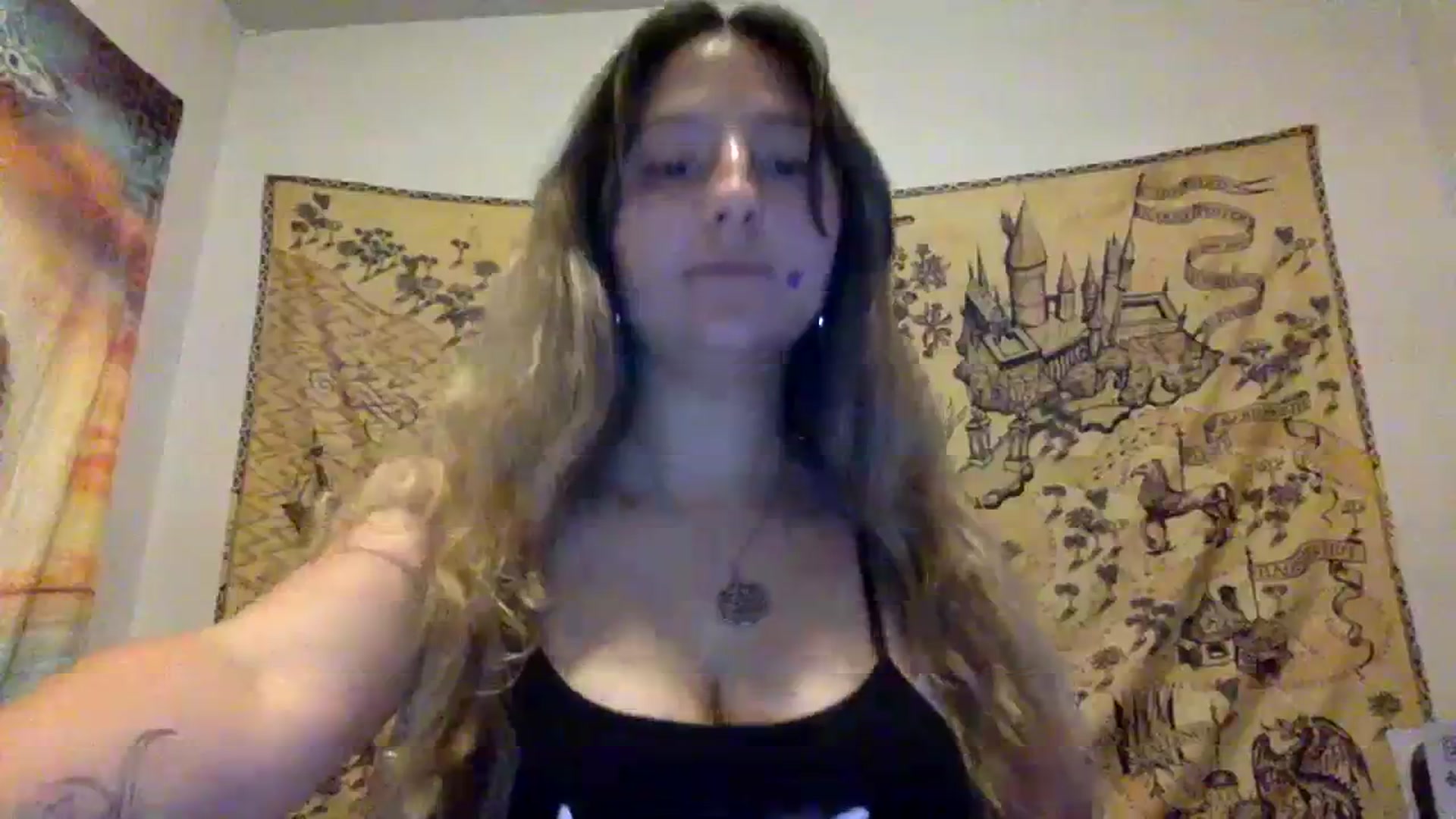 Gallery image thumbnail from tinydancer4's myfreecams stream on, 10/01/2023, 01:50 image 16 of 20
