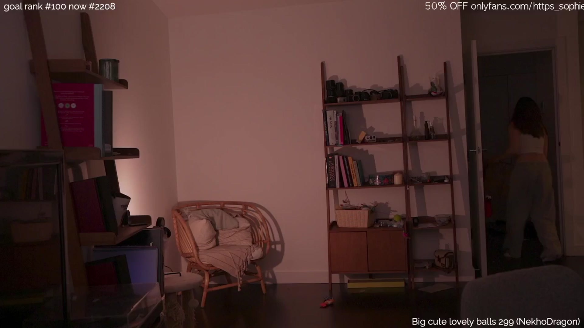 Gallery image thumbnail from tokencunt's myfreecams stream on, 04/19/2025, 02:39 image 3 of 20