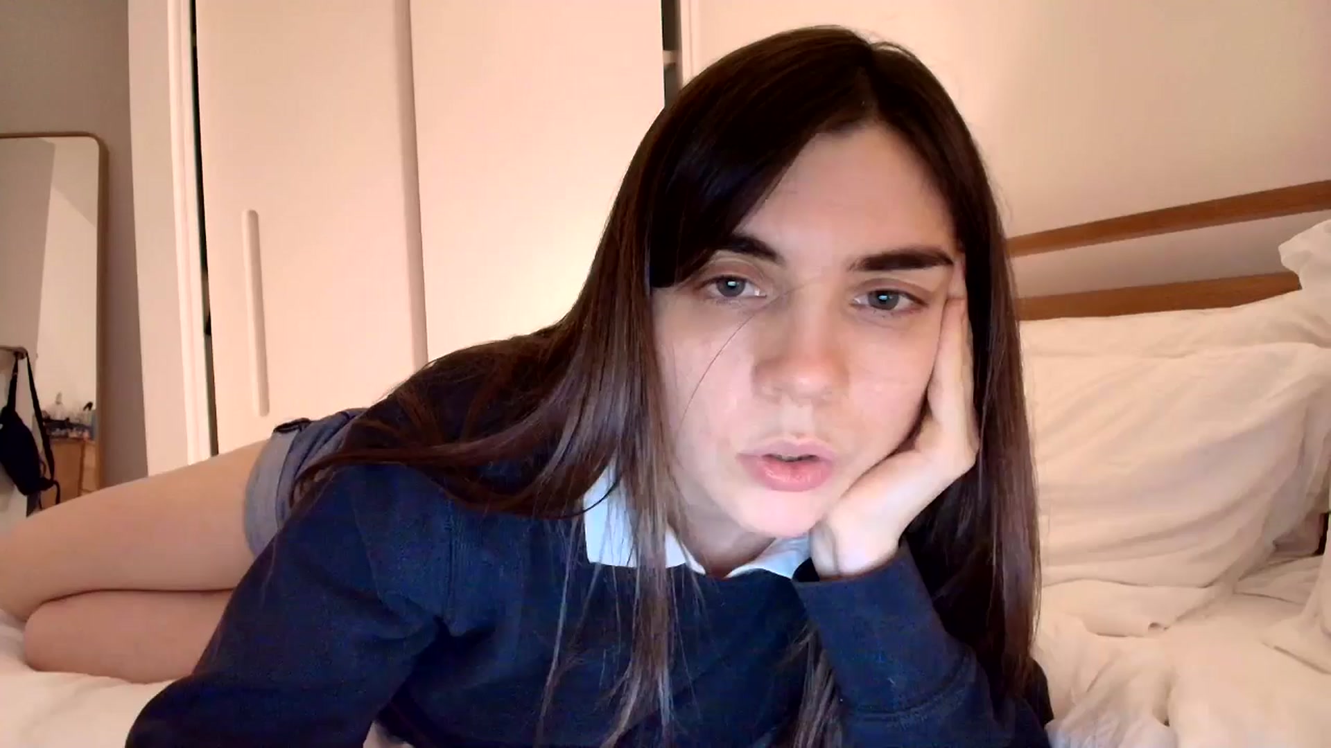 Gallery image thumbnail from tokencunt's myfreecams stream on, 04/30/2025, 24:01 image 3 of 20