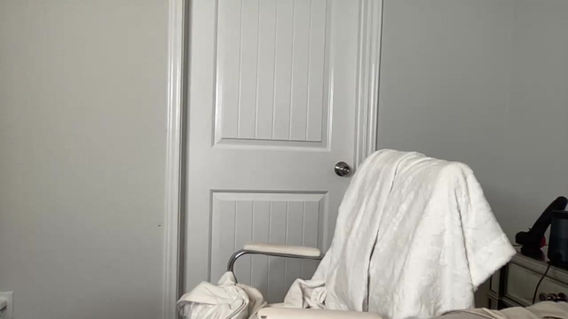 Gallery image thumbnail from torireigns1's myfreecams stream on, 11/14/2022, 19:40 image 15 of 20