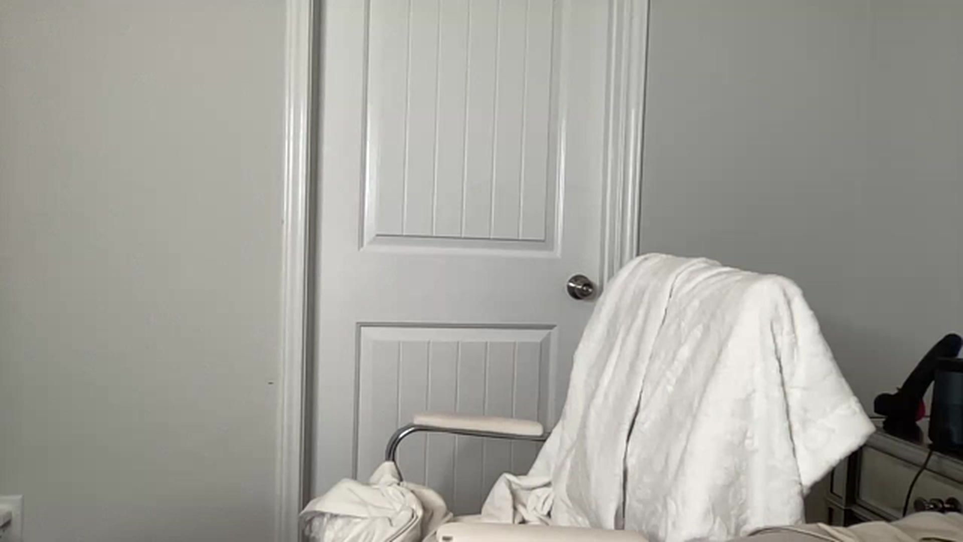 Gallery image thumbnail from torireigns1's myfreecams stream on, 11/14/2022, 19:40 image 14 of 20