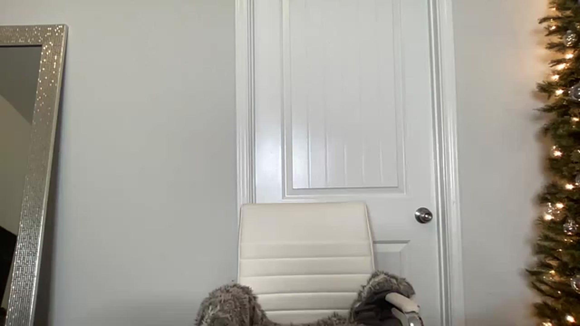 Gallery image thumbnail from torireigns1's myfreecams stream on, 05/14/2023, 01:55 image 19 of 20
