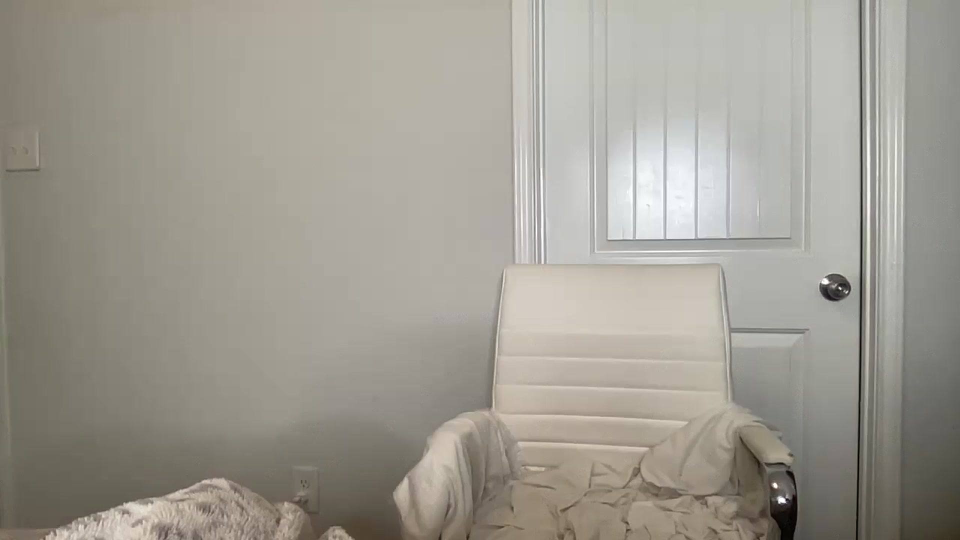 Gallery image thumbnail from torireigns1's myfreecams stream on, 06/18/2024, 18:17 image 16 of 20