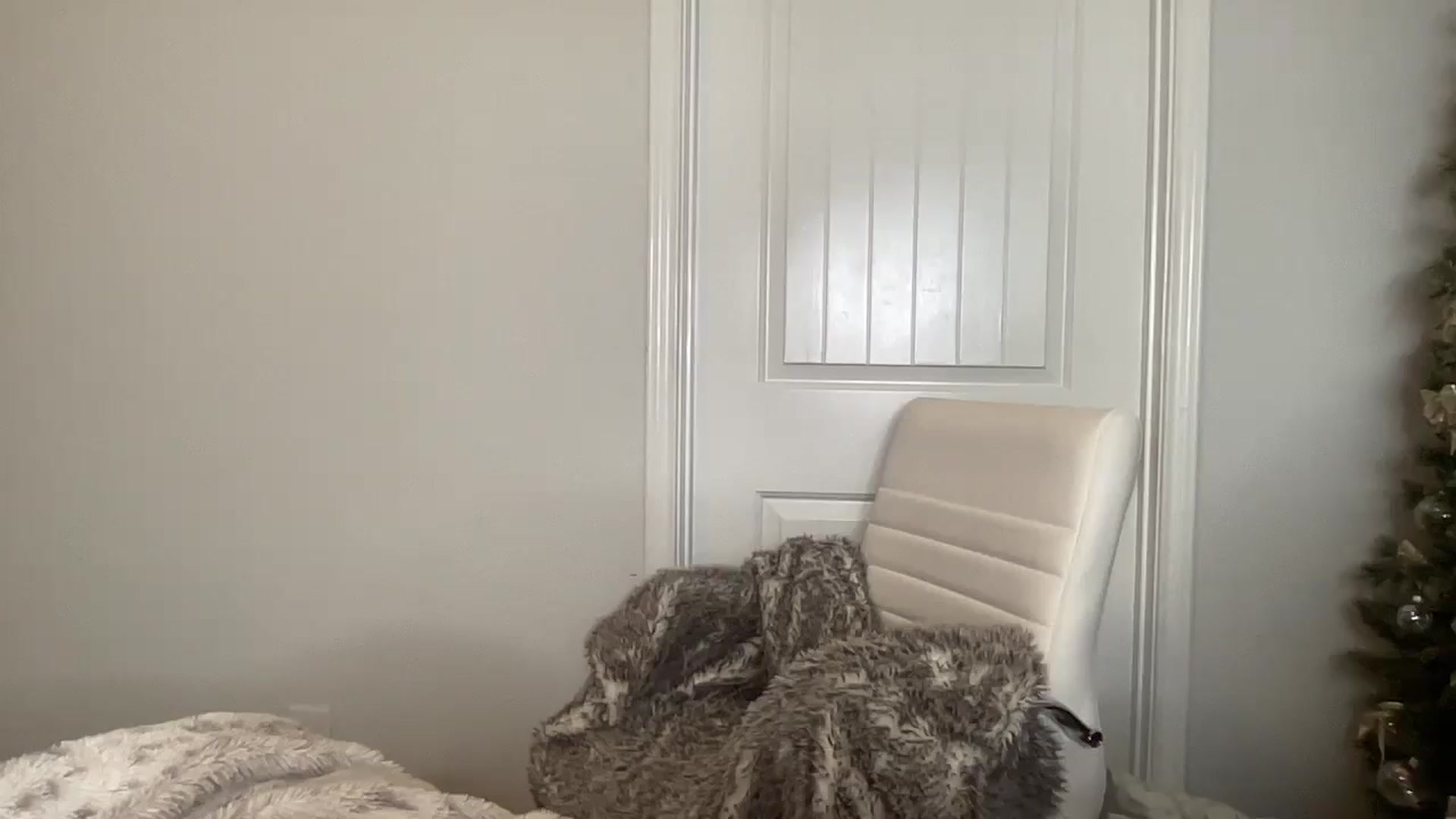 Gallery image thumbnail from torireigns1's myfreecams stream on, 11/18/2024, 19:08 image 4 of 20