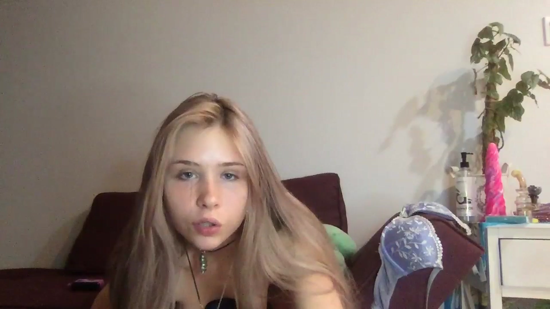 Gallery image thumbnail from tr4pf4iry's myfreecams stream on, 04/28/2024, 07:55 image 17 of 20