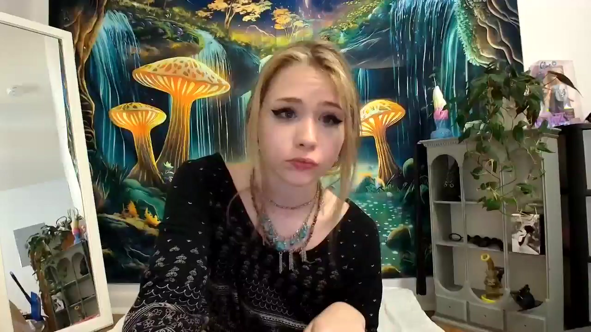 Gallery image thumbnail from tr4pf4iry's myfreecams stream on, 05/15/2024, 09:25 image 19 of 20
