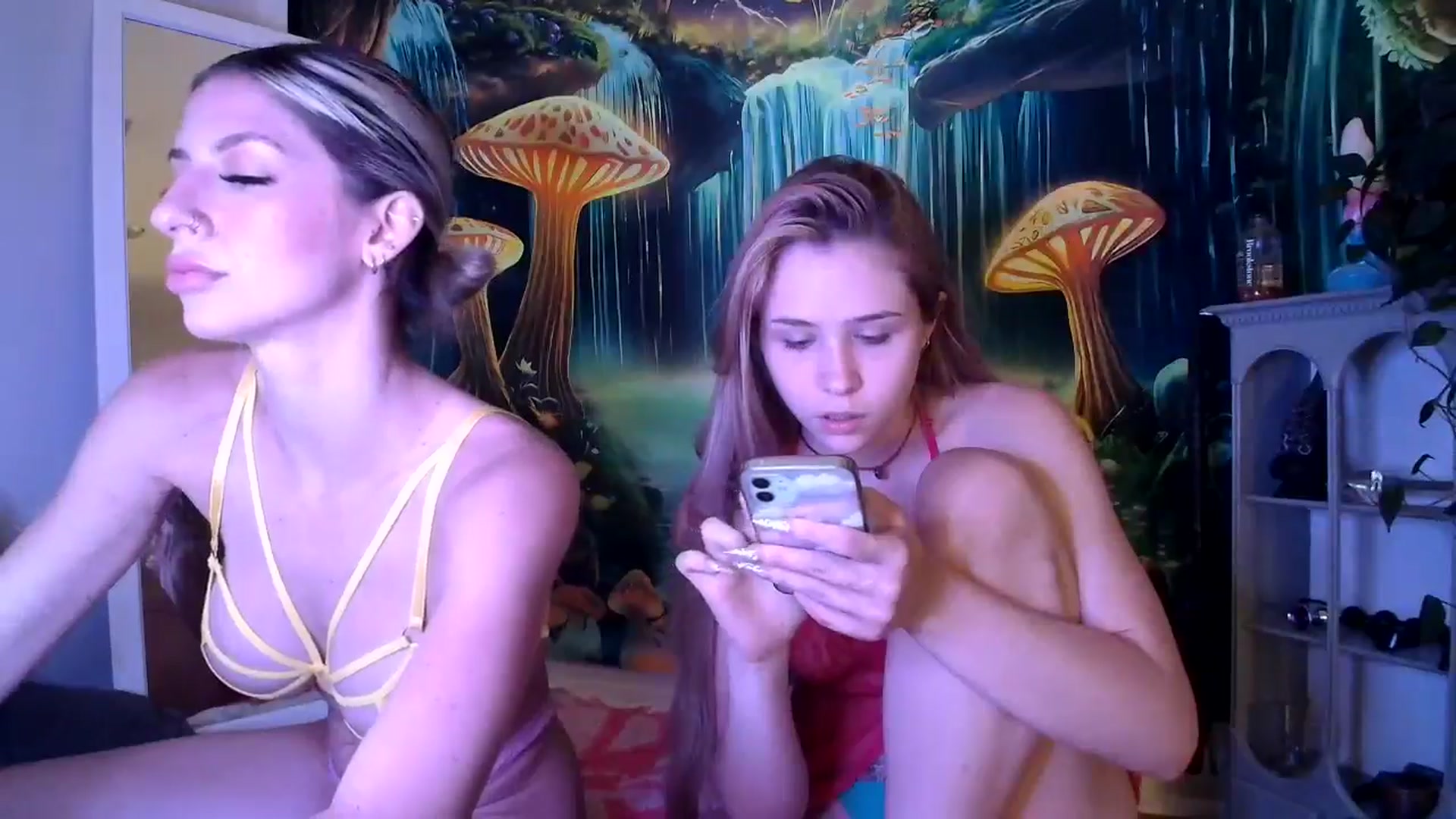 Gallery image thumbnail from tr4pf4iry's myfreecams stream on, 05/26/2024, 11:43 image 7 of 20