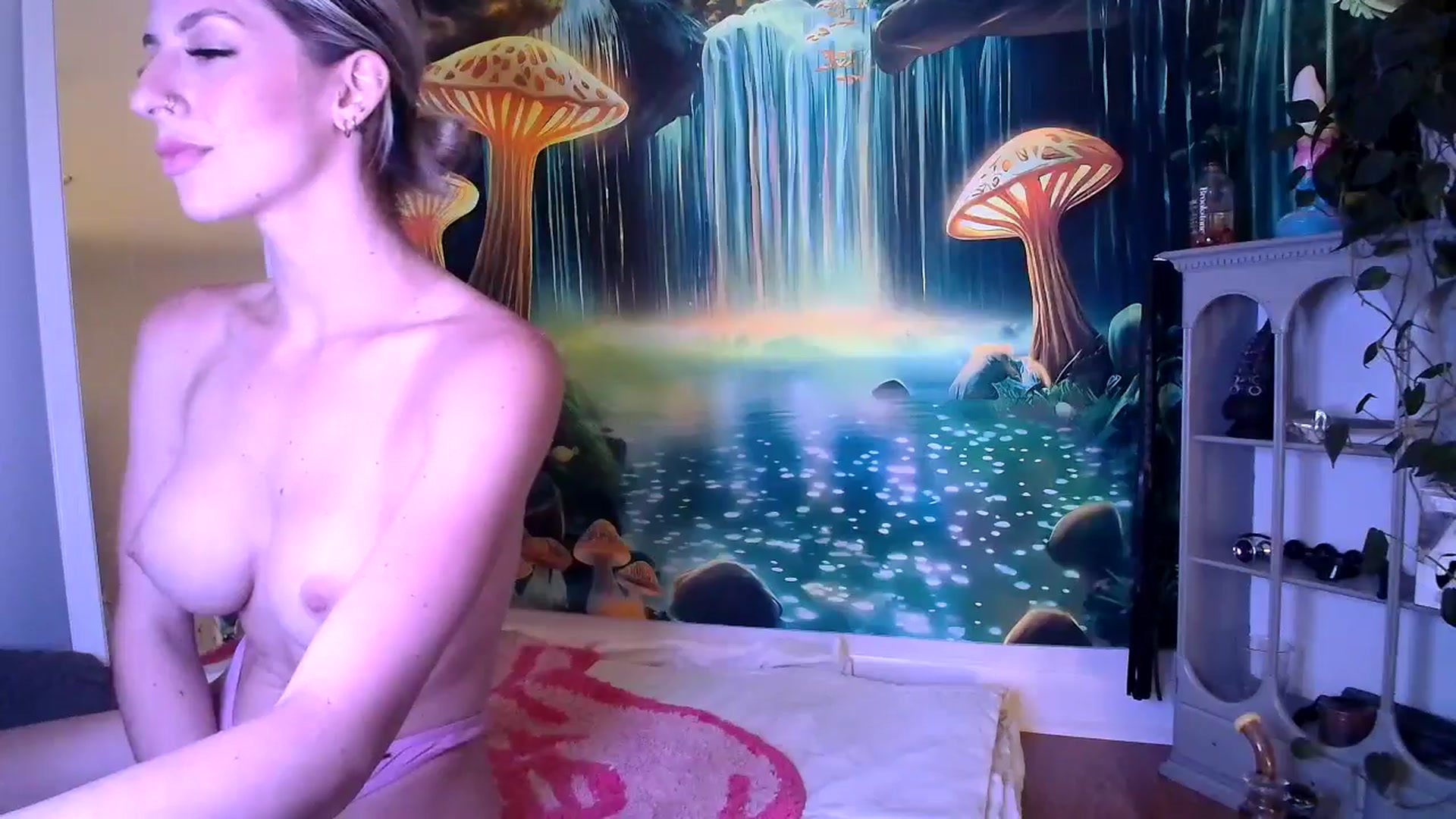 Gallery image thumbnail from tr4pf4iry's myfreecams stream on, 05/26/2024, 11:43 image 14 of 20