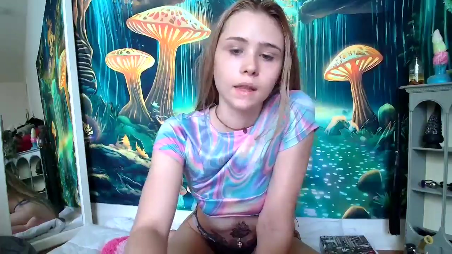 Gallery image thumbnail from tr4pf4iry's myfreecams stream on, 06/06/2024, 19:01 image 7 of 20