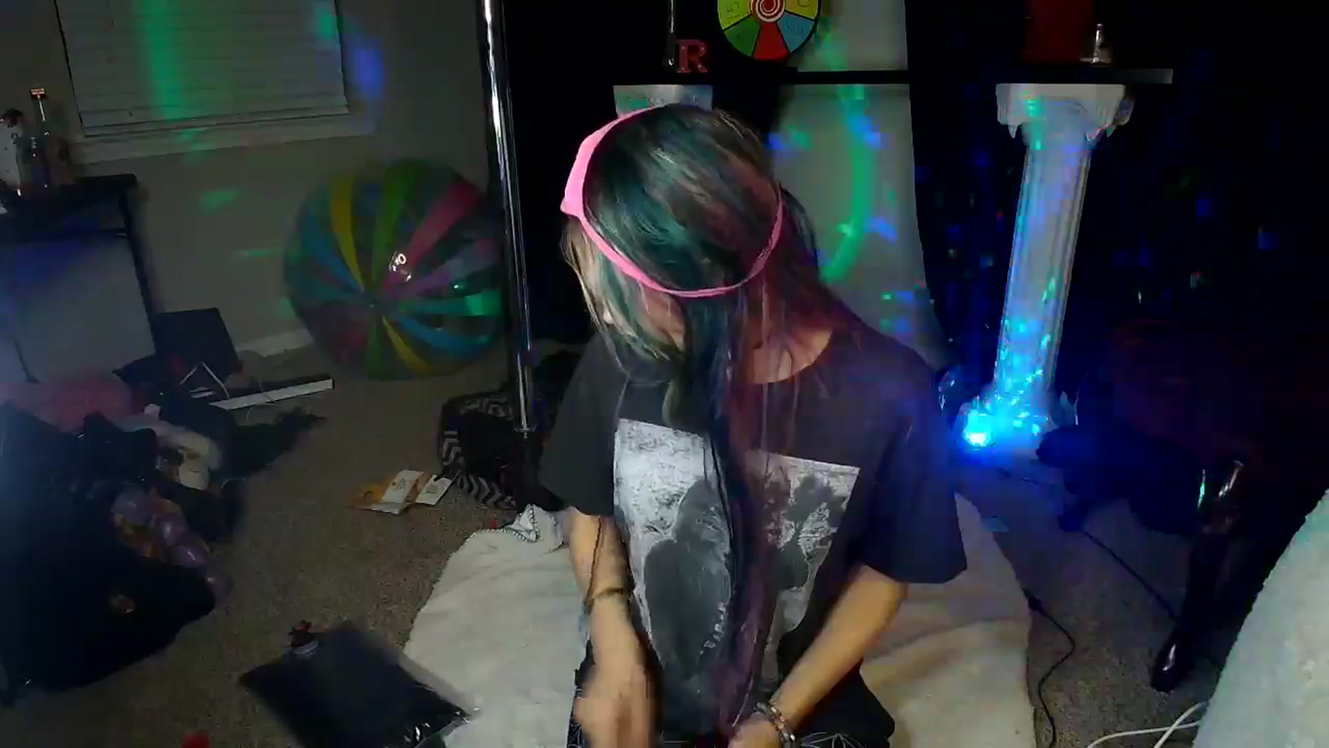 Gallery image thumbnail from tr4pf4iry's myfreecams stream on, 09/04/2024, 08:03 image 13 of 20