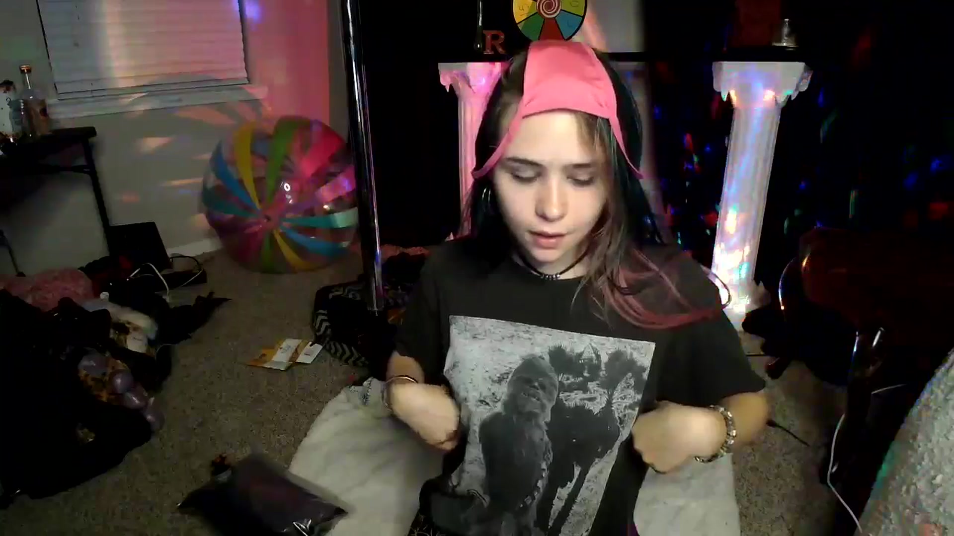 Gallery image thumbnail from tr4pf4iry's myfreecams stream on, 09/04/2024, 08:03 image 2 of 20