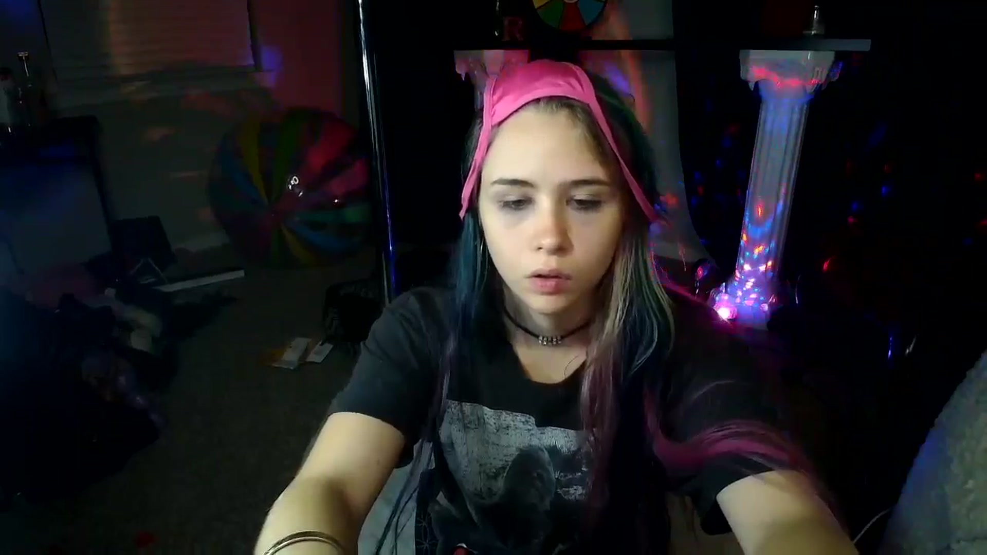 Gallery image thumbnail from tr4pf4iry's myfreecams stream on, 09/04/2024, 08:03 image 16 of 20