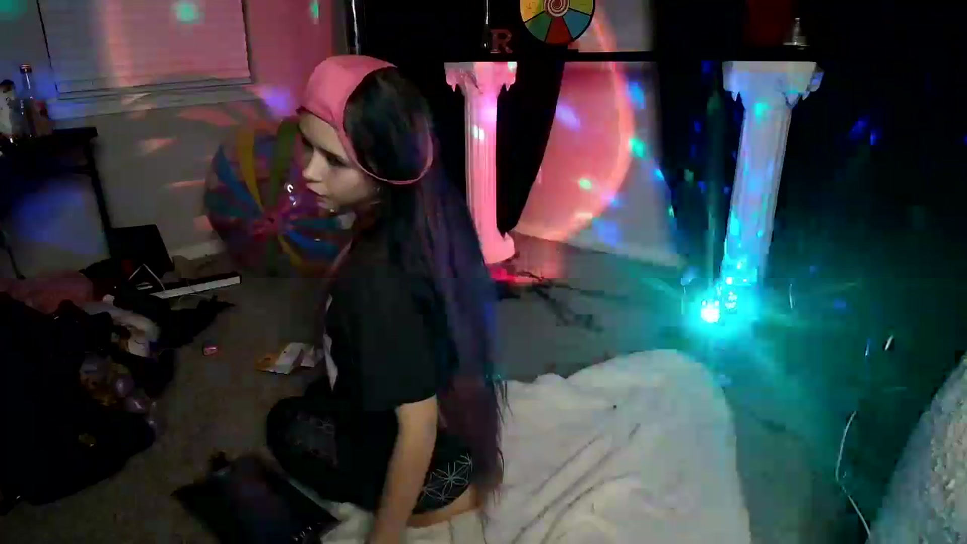 Gallery image thumbnail from tr4pf4iry's myfreecams stream on, 09/04/2024, 08:03 image 10 of 20