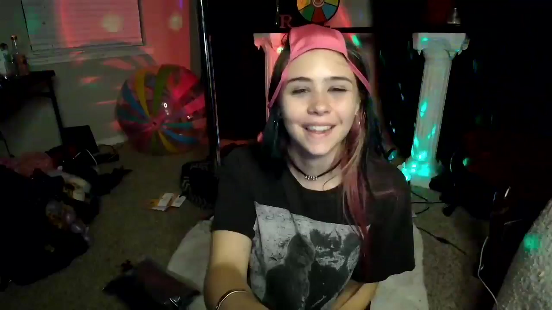 Gallery image thumbnail from tr4pf4iry's myfreecams stream on, 09/04/2024, 08:03 image 9 of 20