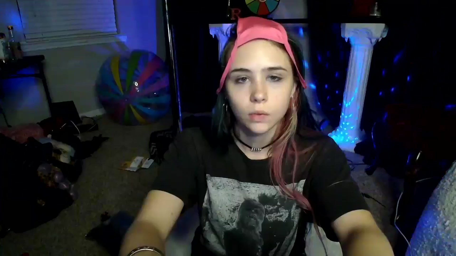 Gallery image thumbnail from tr4pf4iry's myfreecams stream on, 09/04/2024, 08:03 image 5 of 20