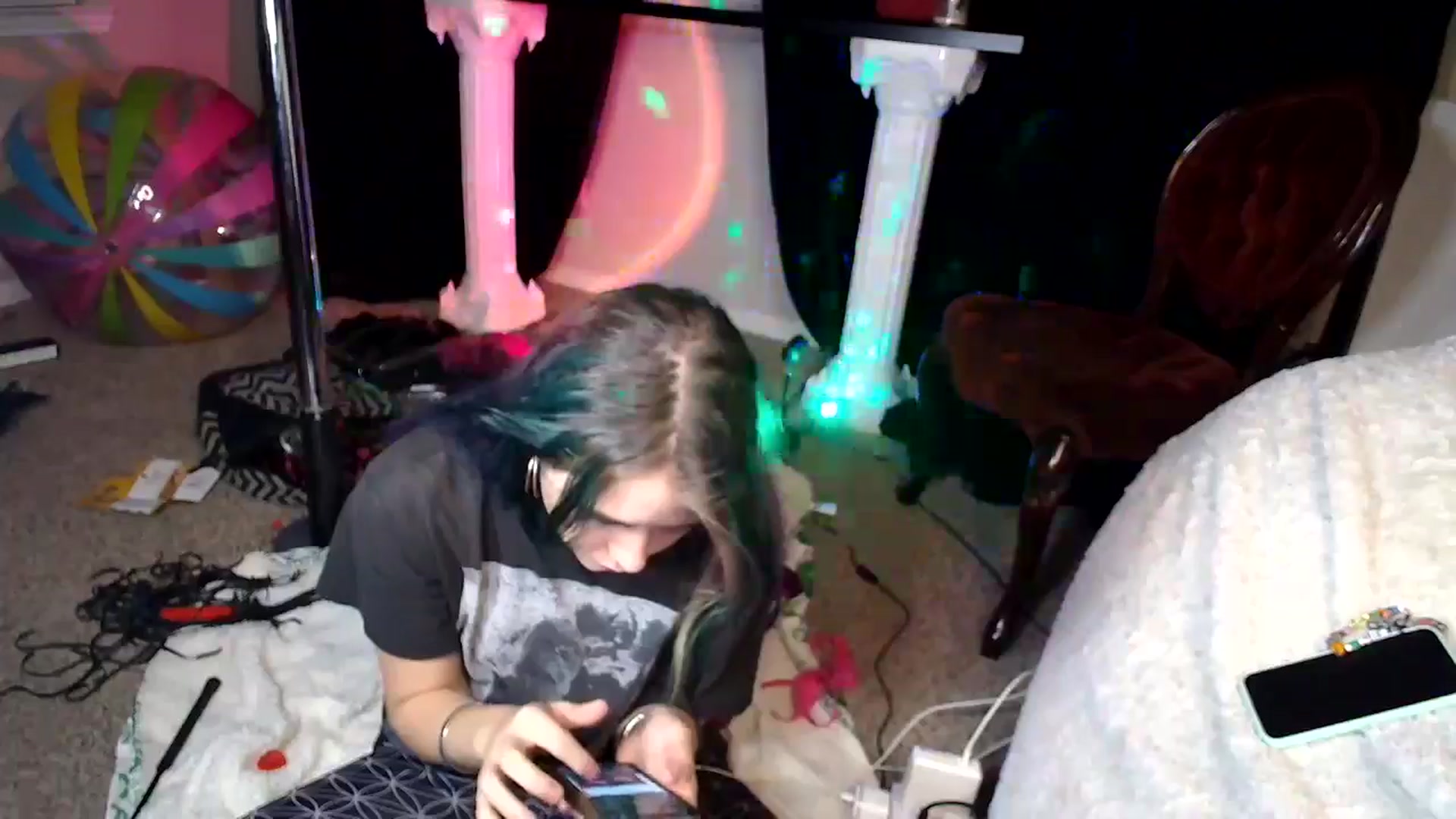 Gallery image thumbnail from tr4pf4iry's myfreecams stream on, 09/04/2024, 08:46 image 14 of 20