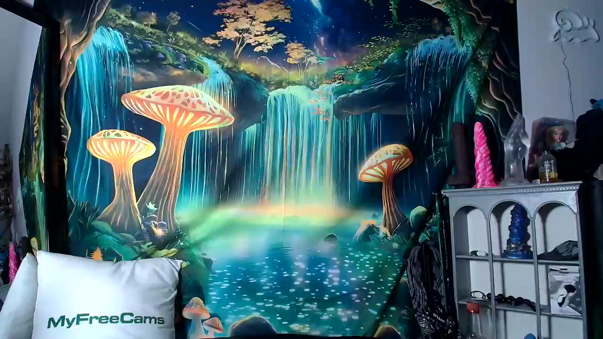 Gallery image thumbnail from tr4pf4iry's myfreecams stream on, 10/20/2024, 11:43 image 19 of 20