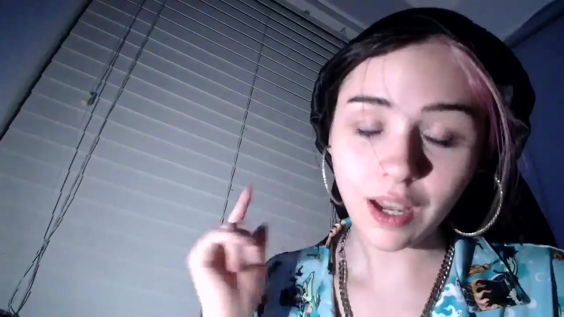 Gallery image thumbnail from tr4pf4iry's myfreecams stream on, 10/20/2024, 11:43 image 7 of 20