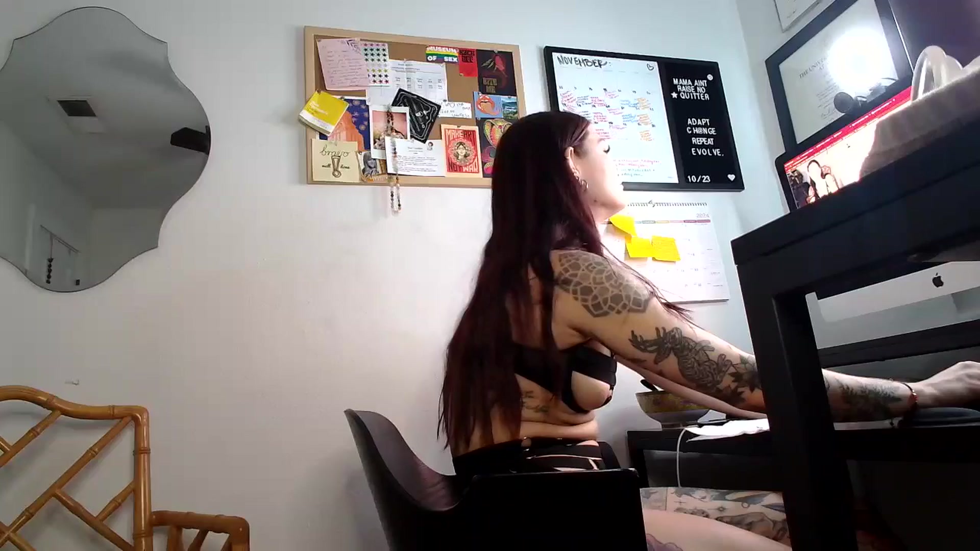 Gallery image thumbnail from tr4pf4iry's myfreecams stream on, 11/17/2024, 13:03 image 5 of 20