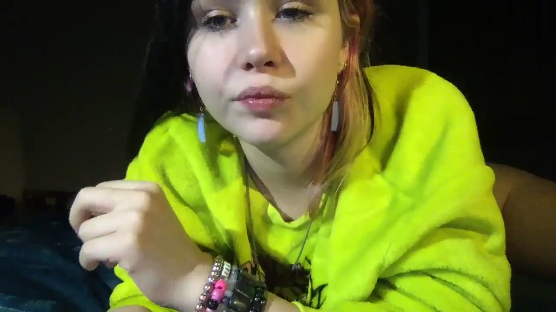 Gallery image thumbnail from tr4pf4iry's myfreecams stream on, 12/25/2024, 08:39 image 18 of 20