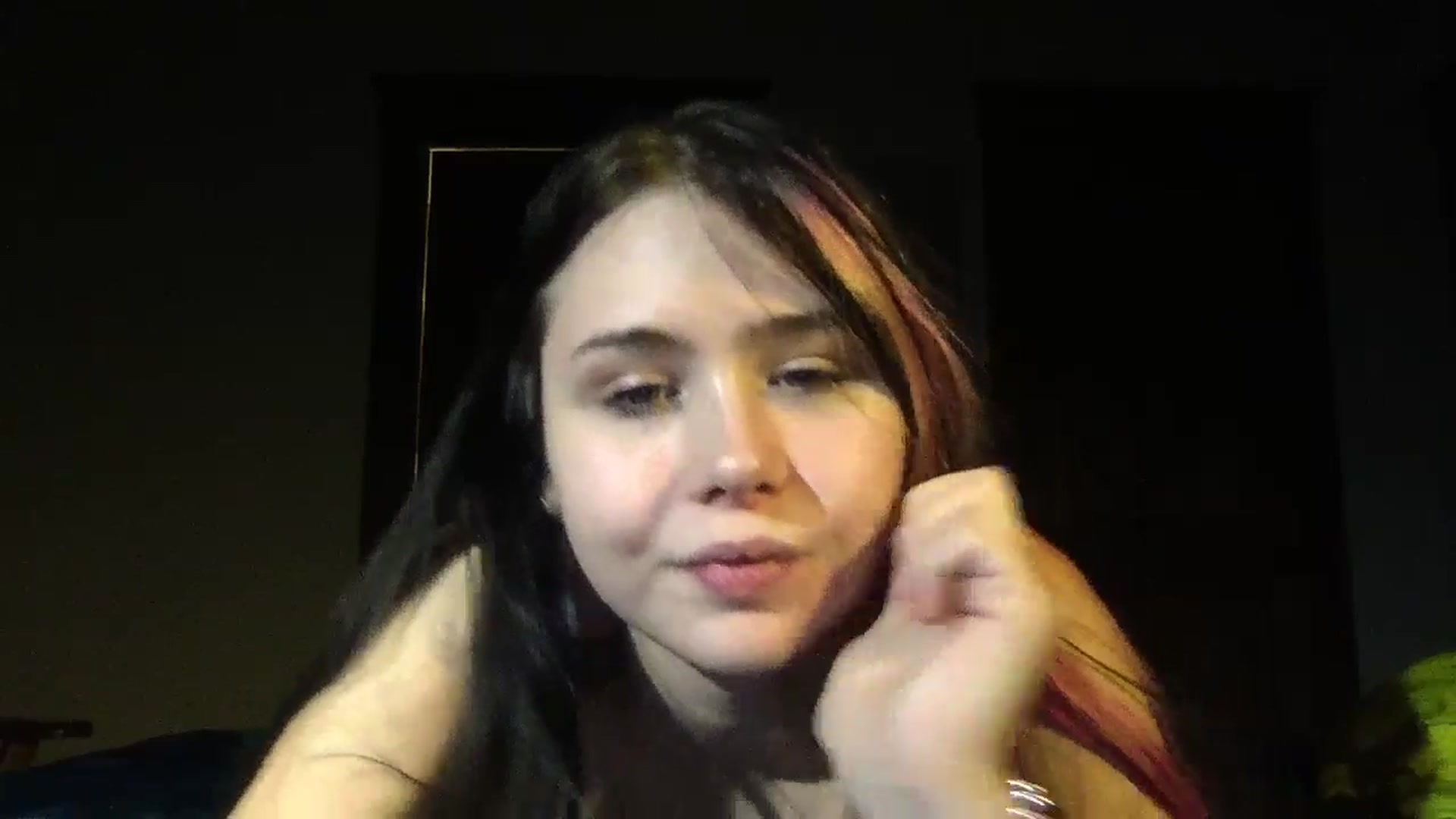 Gallery image thumbnail from tr4pf4iry's myfreecams stream on, 12/25/2024, 10:02 image 12 of 20