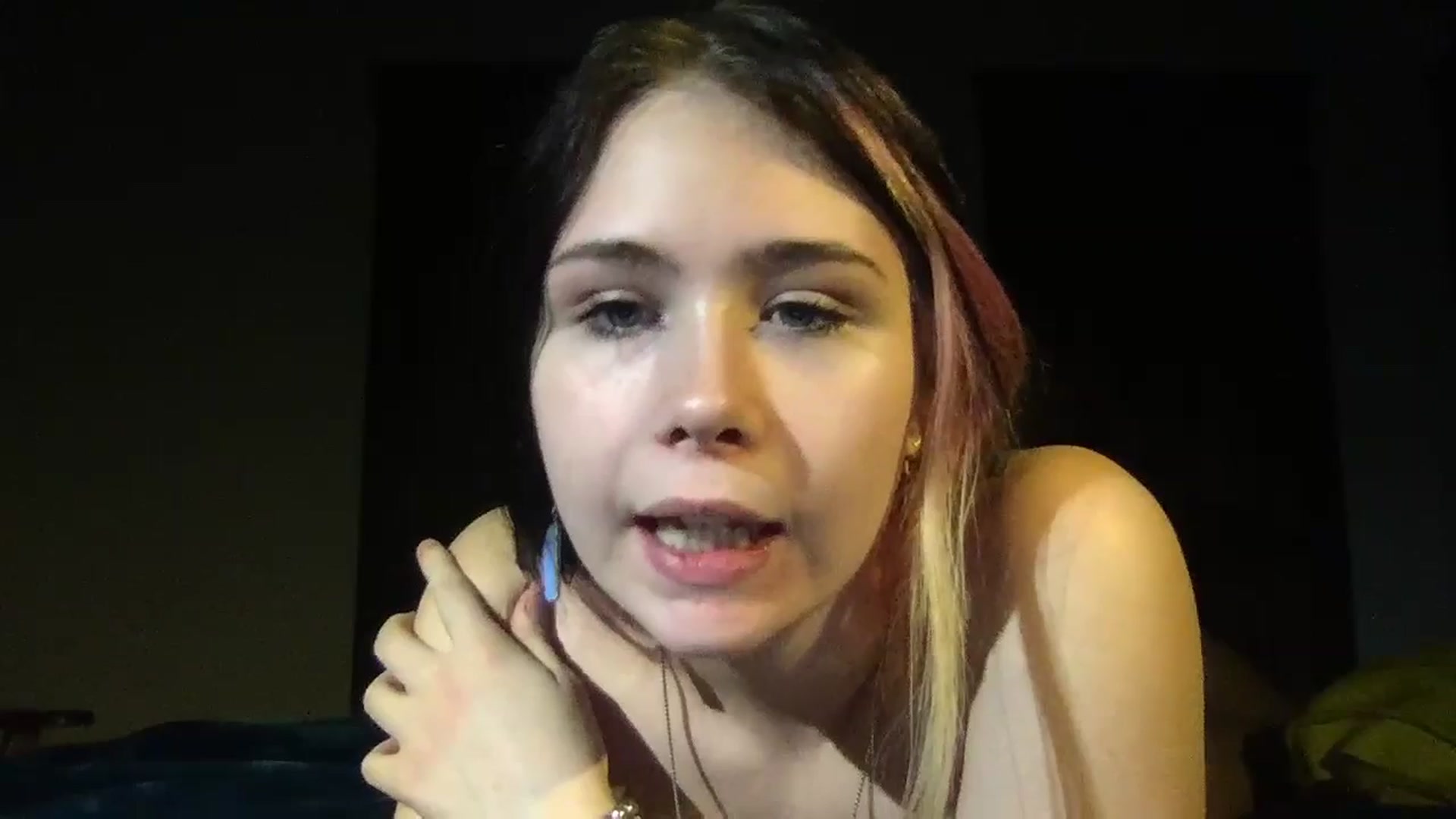 Gallery image thumbnail from tr4pf4iry's myfreecams stream on, 12/25/2024, 10:02 image 7 of 20