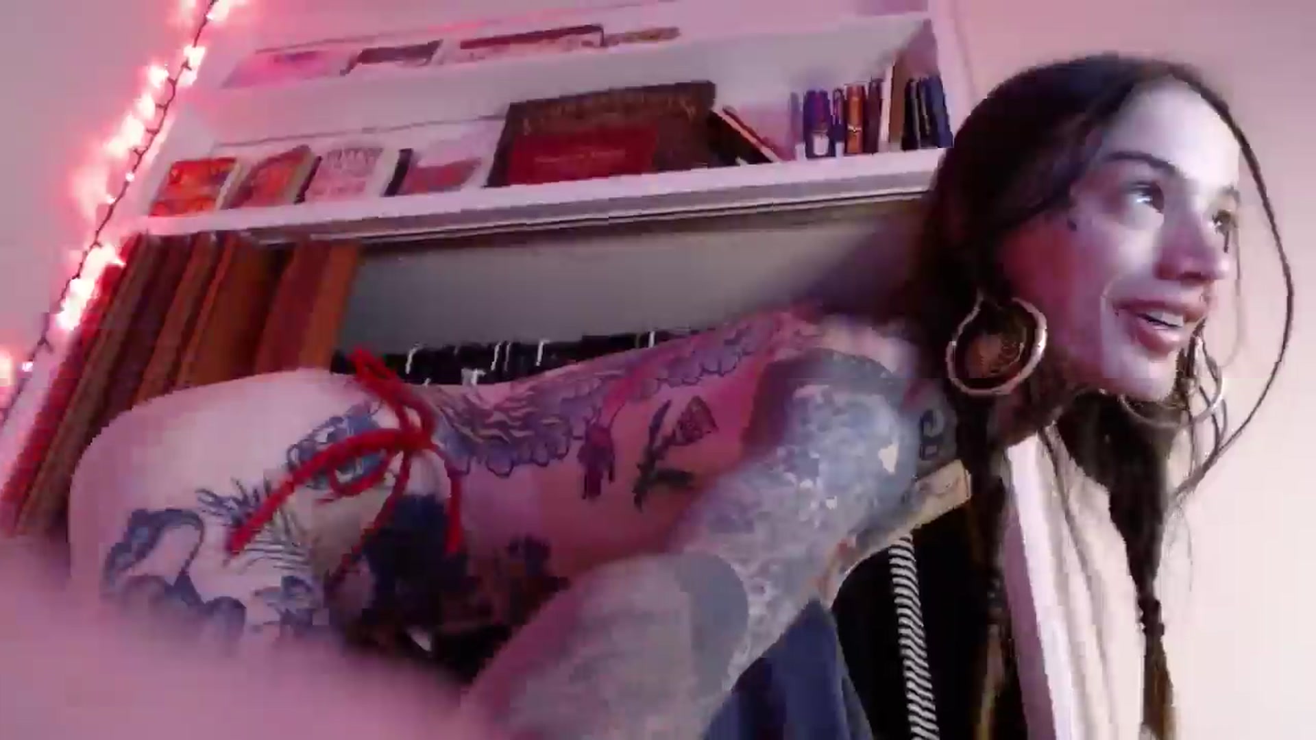 Gallery image thumbnail from trash_angel69's myfreecams stream on, 06/11/2025, 08:57 image 6 of 20