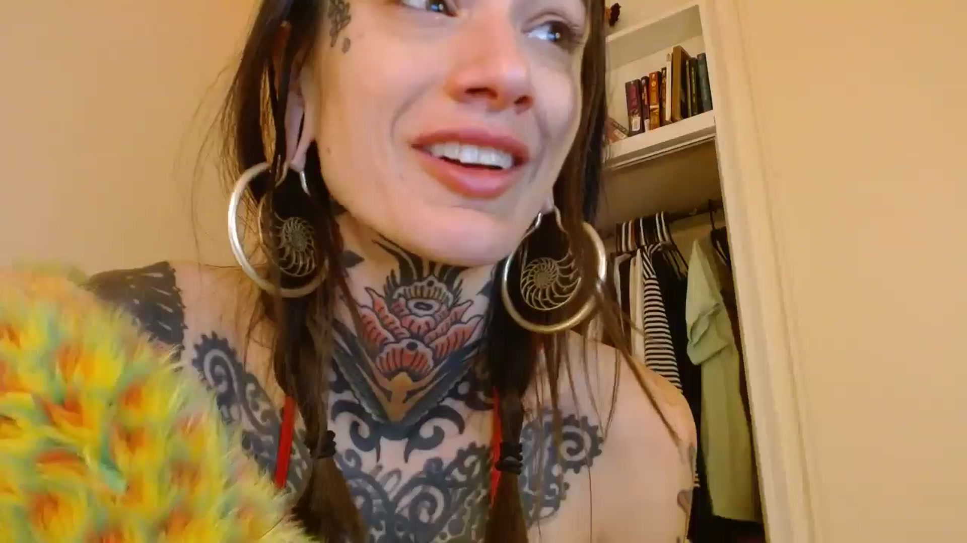 Gallery image thumbnail from trash_angel69's myfreecams stream on, 07/06/2025, 08:31 image 17 of 20