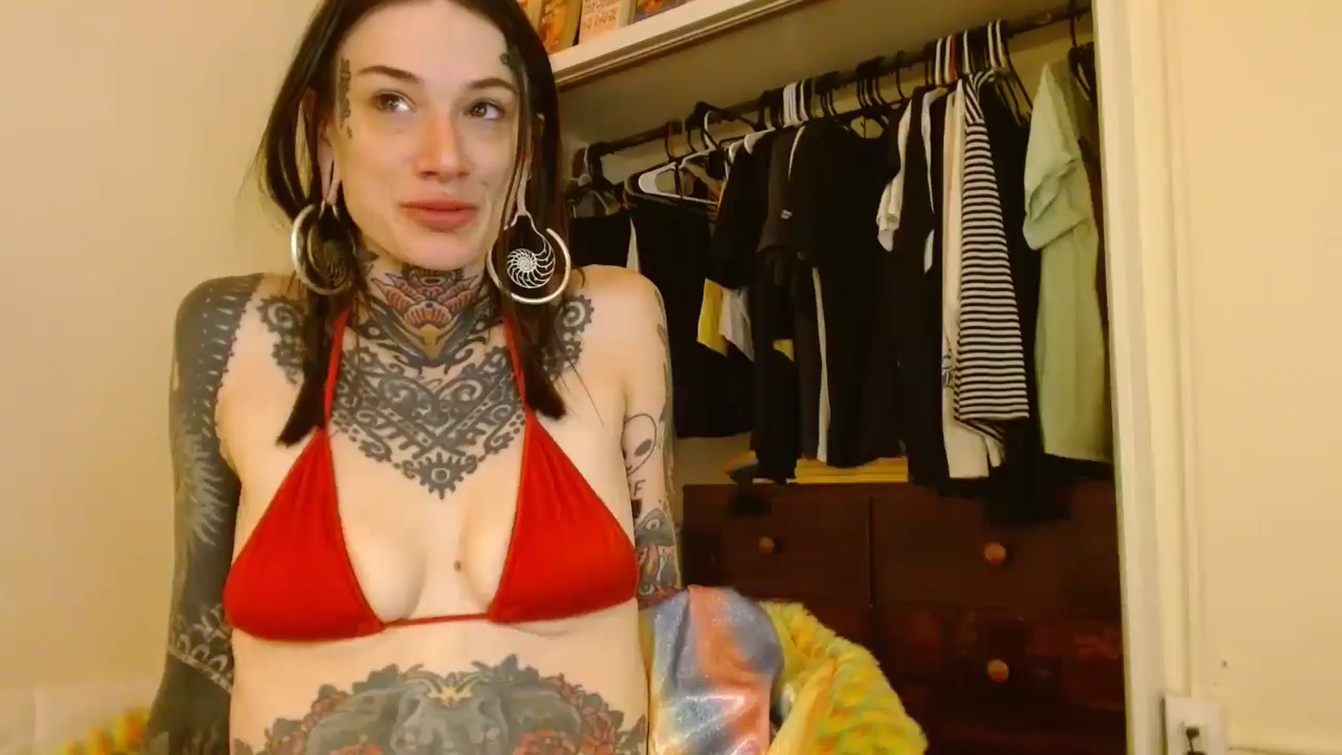 Gallery image thumbnail from trash_angel69's myfreecams stream on, 07/06/2025, 08:31 image 16 of 20
