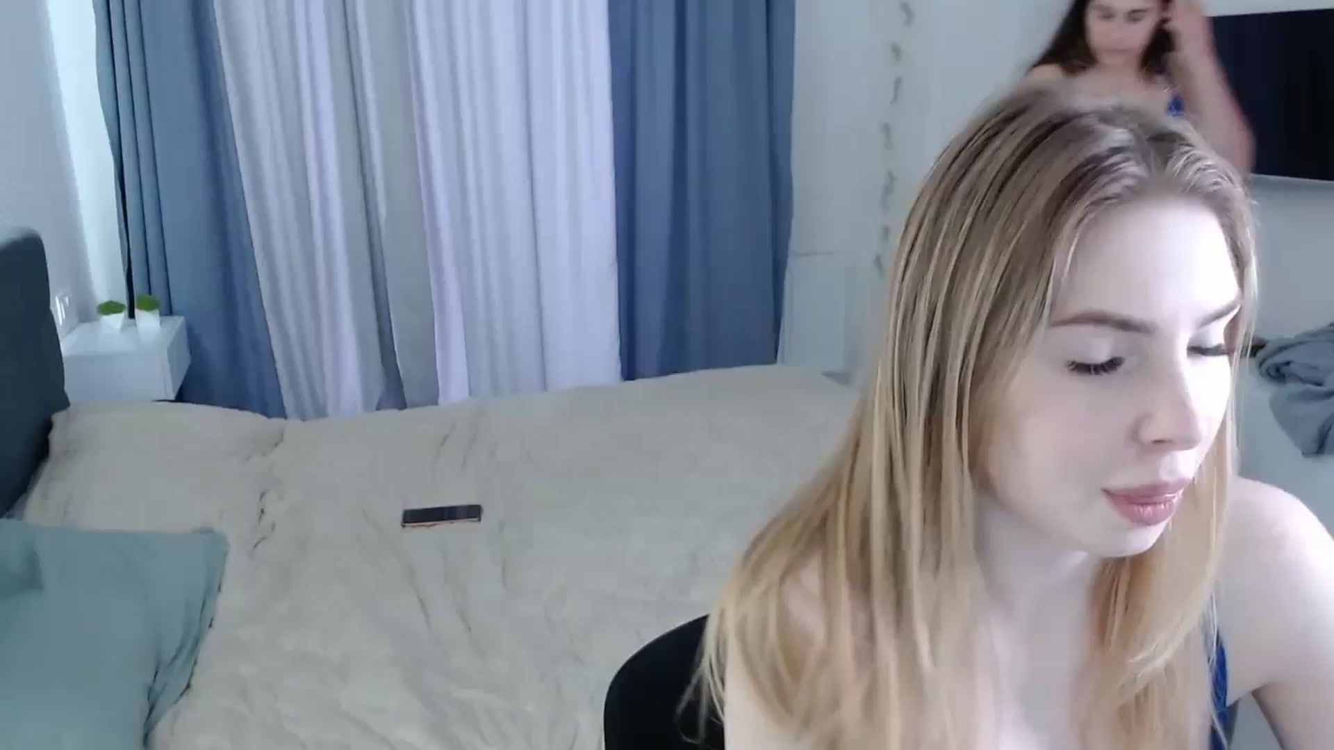 Gallery image thumbnail from ulohu's myfreecams stream on, 12/14/2023, 11:38 image 19 of 20